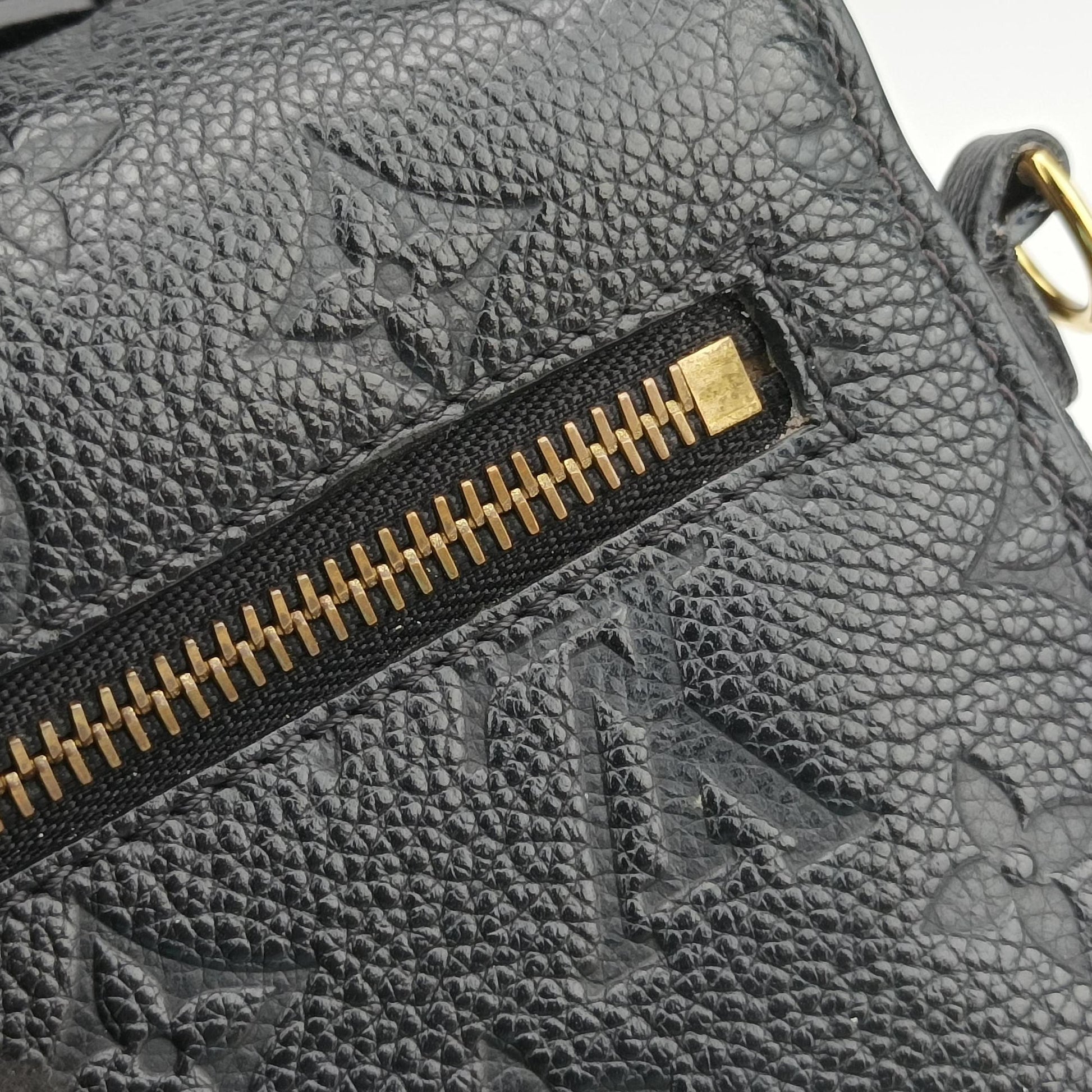 Pochette Metis MM Black Monogram Empreinte M41487 GI2189ポシェットメティスMM ブラック モノグラム アンプラント M41487 GI2189