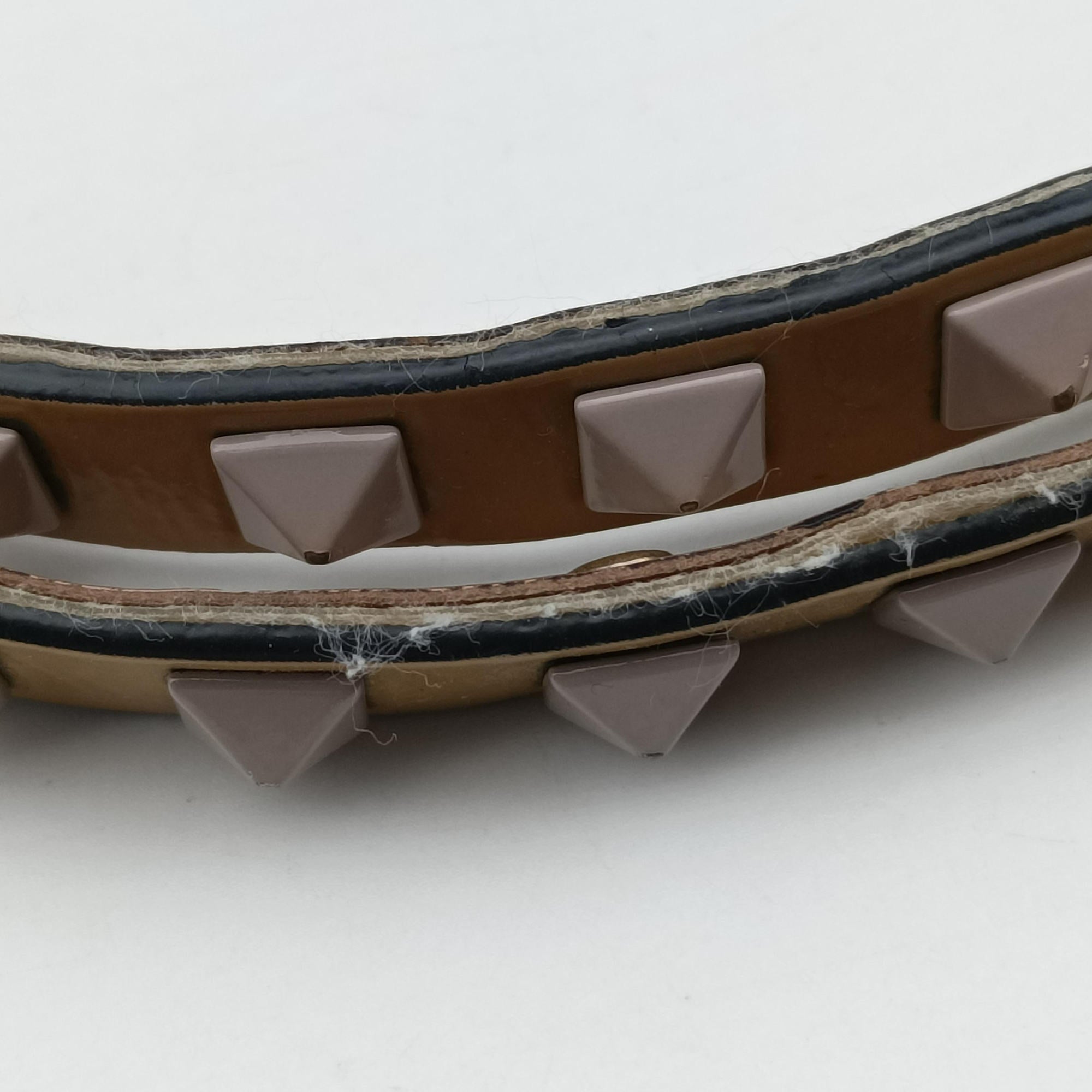Rockstud khaki Patent Leather Lot number unknownロックスタッズ イエロー パテント 製番不明