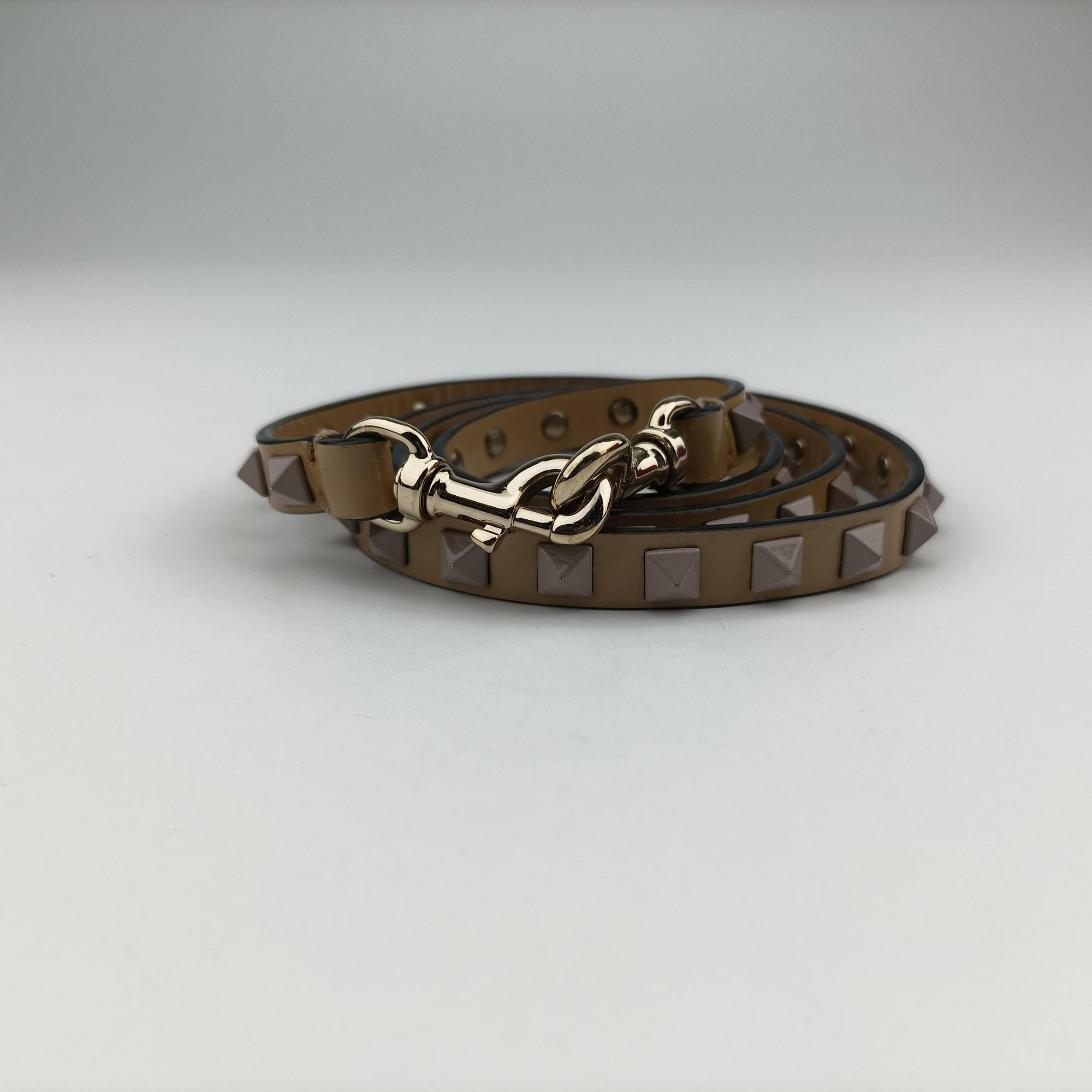 Rockstud khaki Patent Leather Lot number unknownロックスタッズ イエロー パテント 製番不明