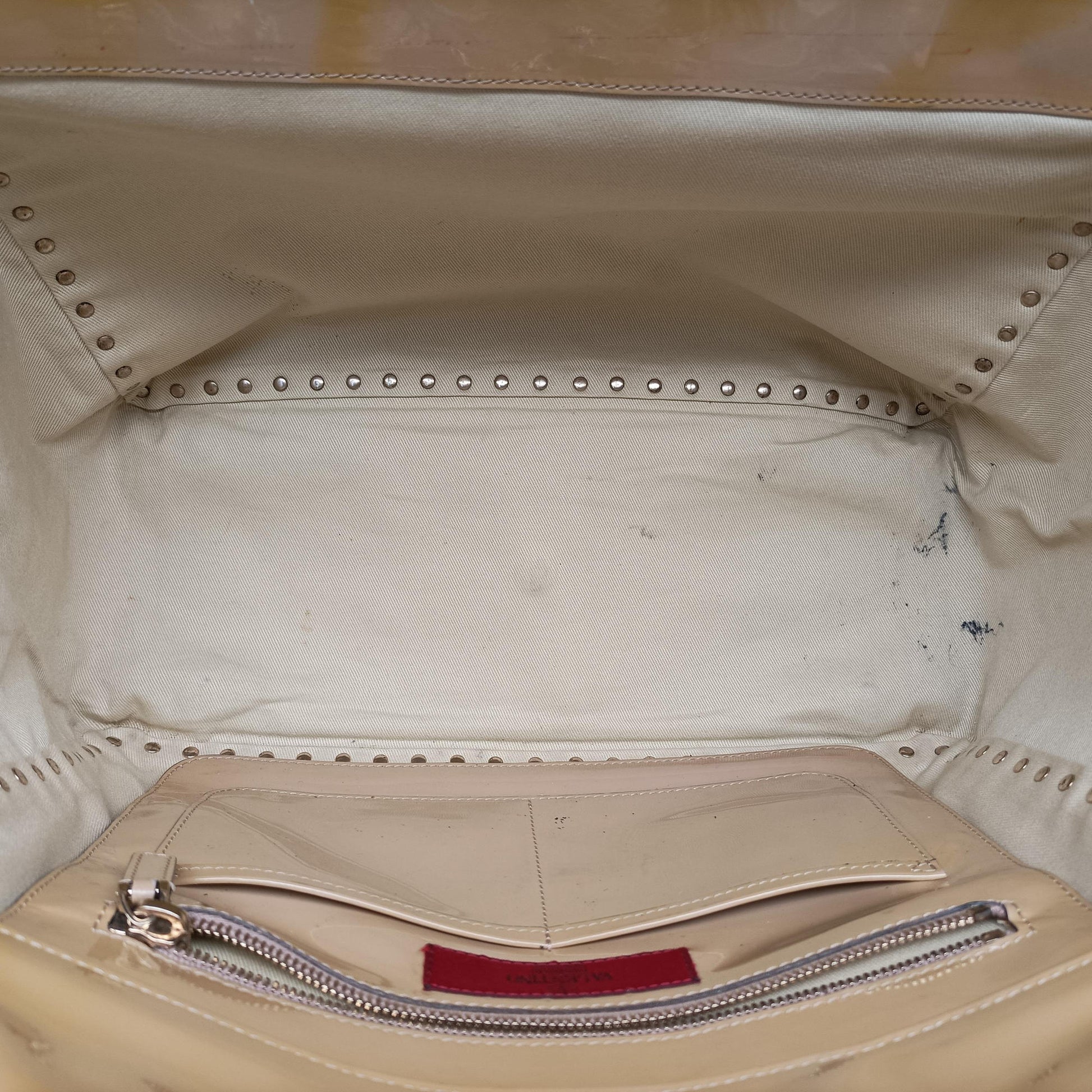 Rockstud khaki Patent Leather Lot number unknownロックスタッズ イエロー パテント 製番不明