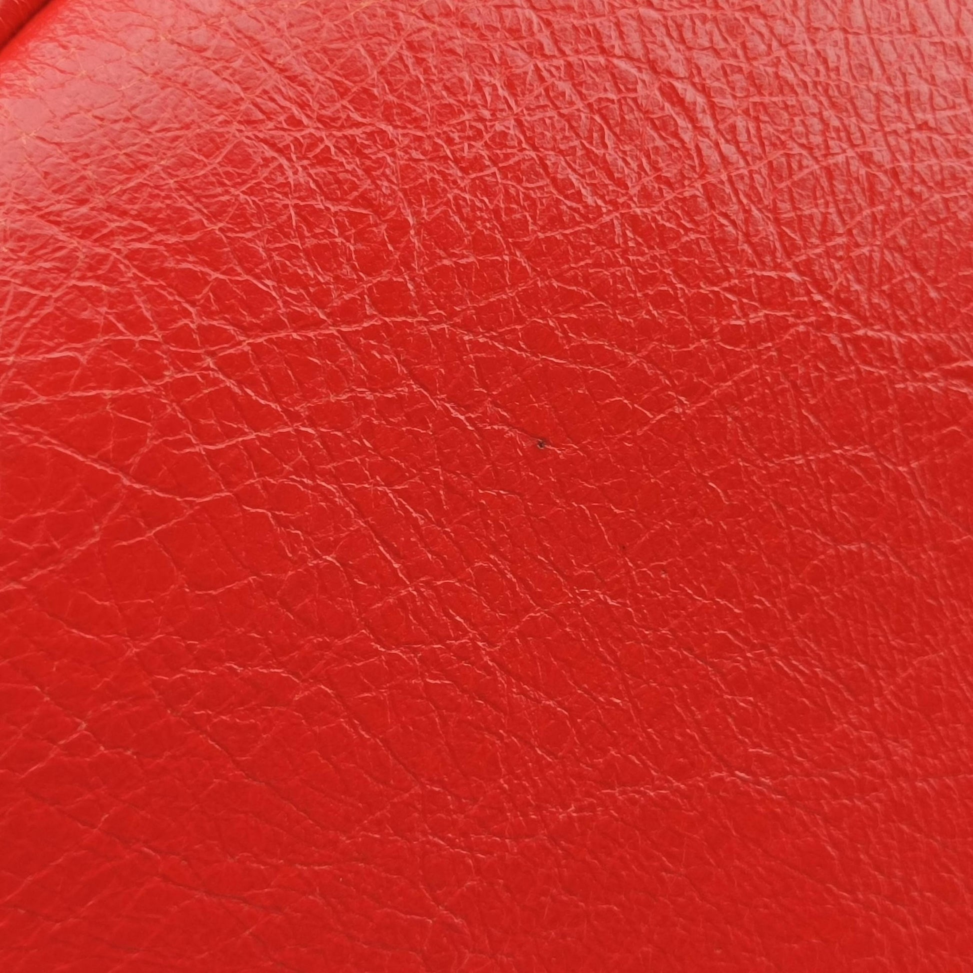 Pompon Red Leather 285439.6575.F.1669ポンポン レッド レザー 285439.6575.F.1669