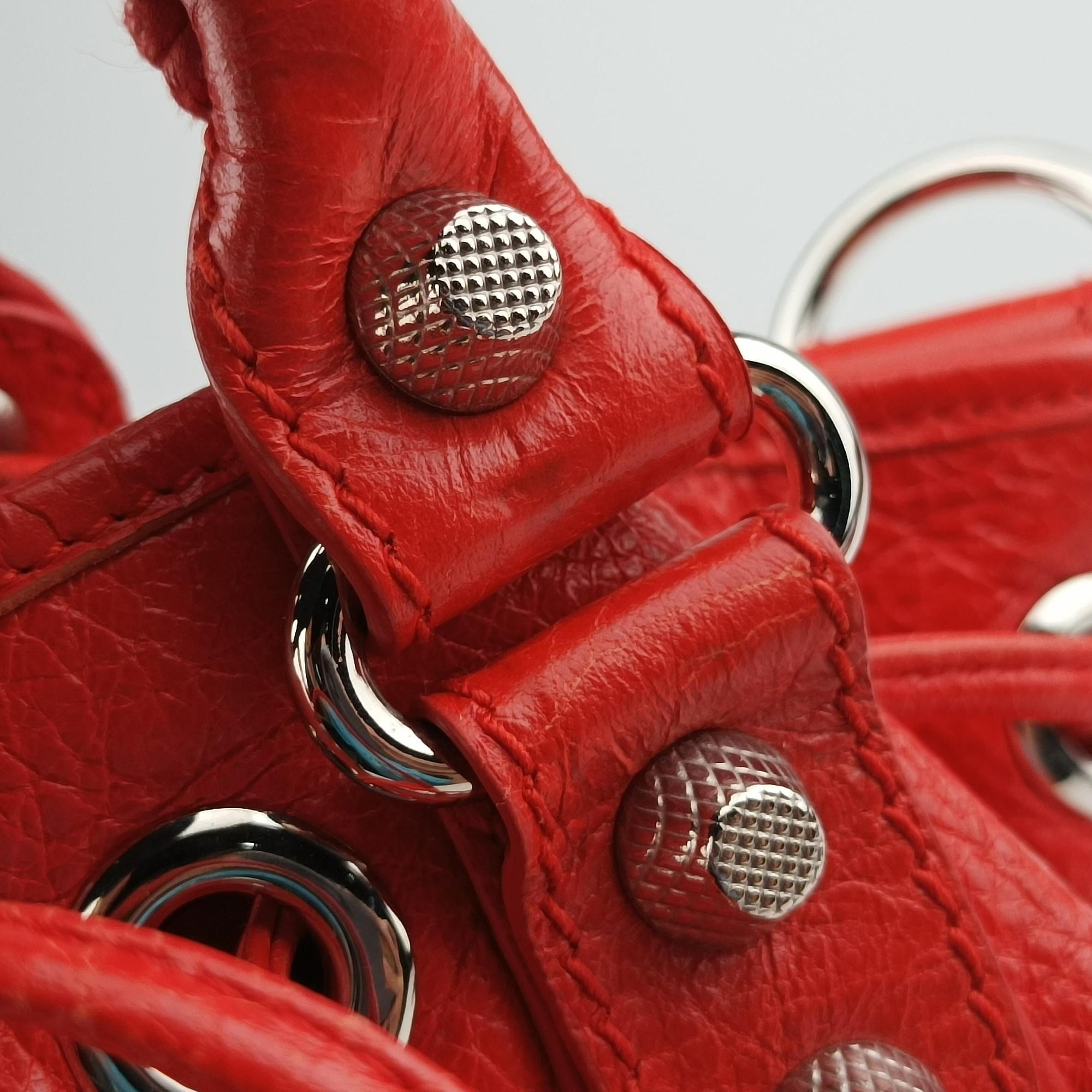 Pompon Red Leather 285439.6575.F.1669ポンポン レッド レザー 285439.6575.F.1669