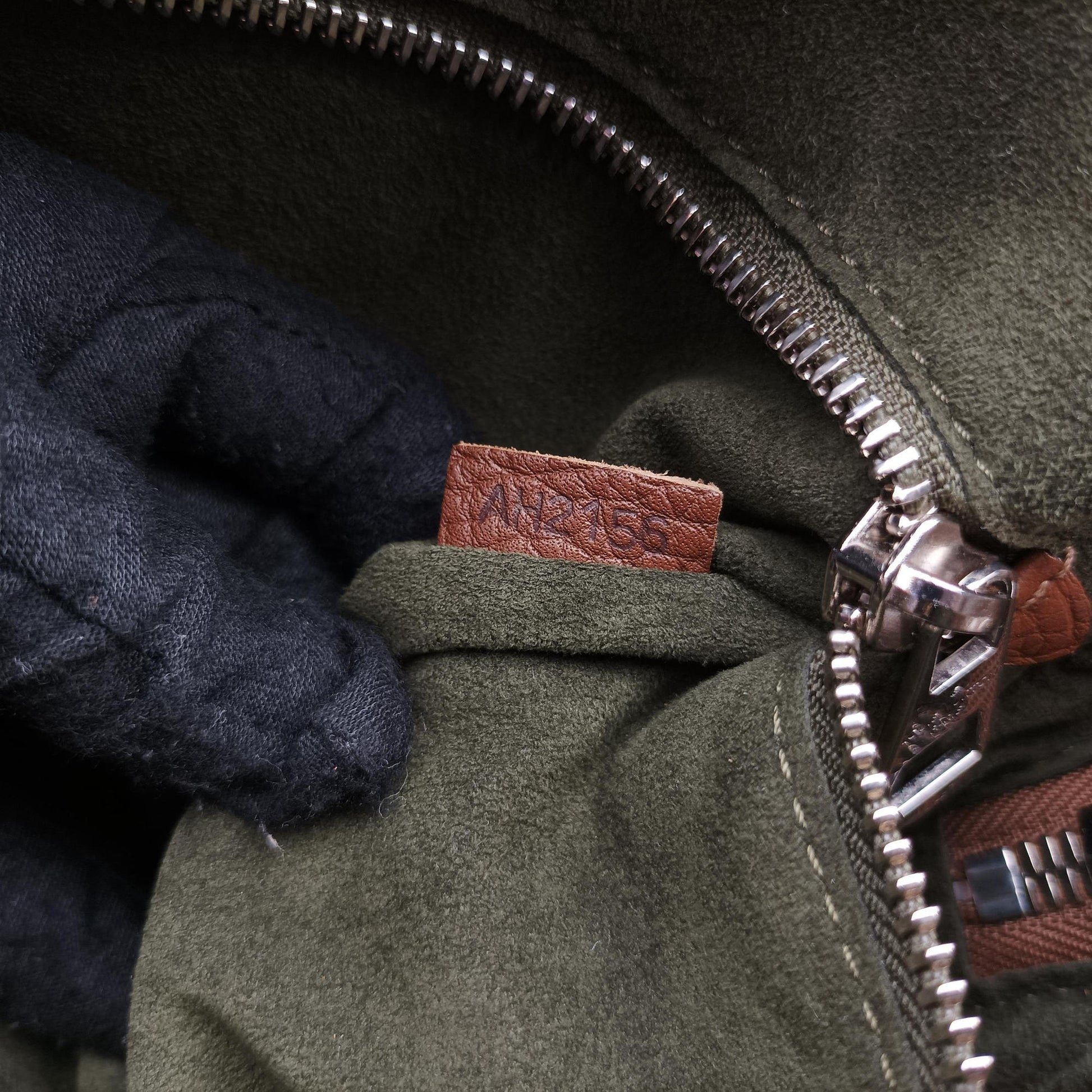 Armand Briefcase MM Havane Taurillon leather M54382 AH2156アルマンド ブリーフケース MM アバヌ トリヨンレザー M54382 AH2156