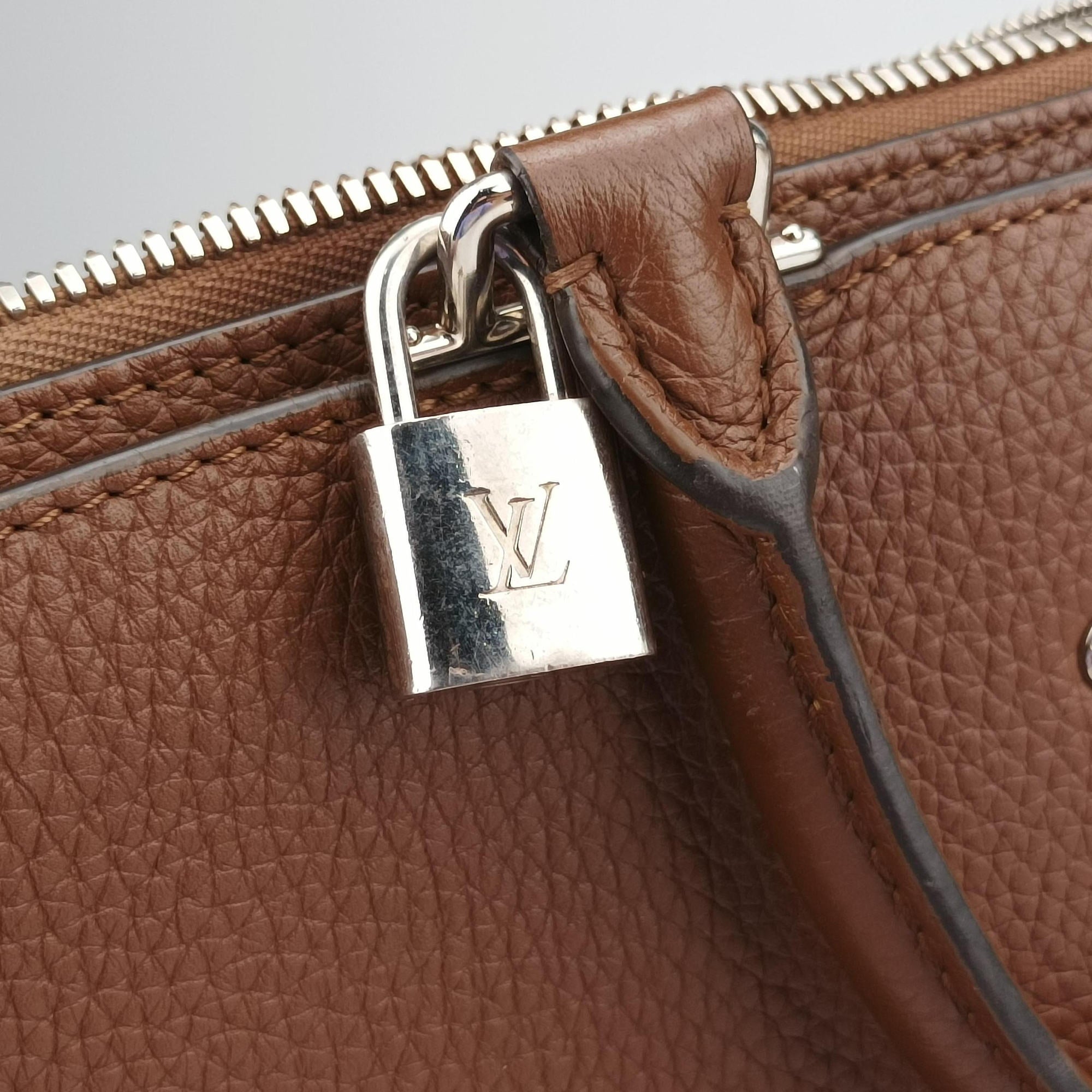 Armand Briefcase MM Havane Taurillon leather M54382 AH2156アルマンド ブリーフケース MM アバヌ トリヨンレザー M54382 AH2156