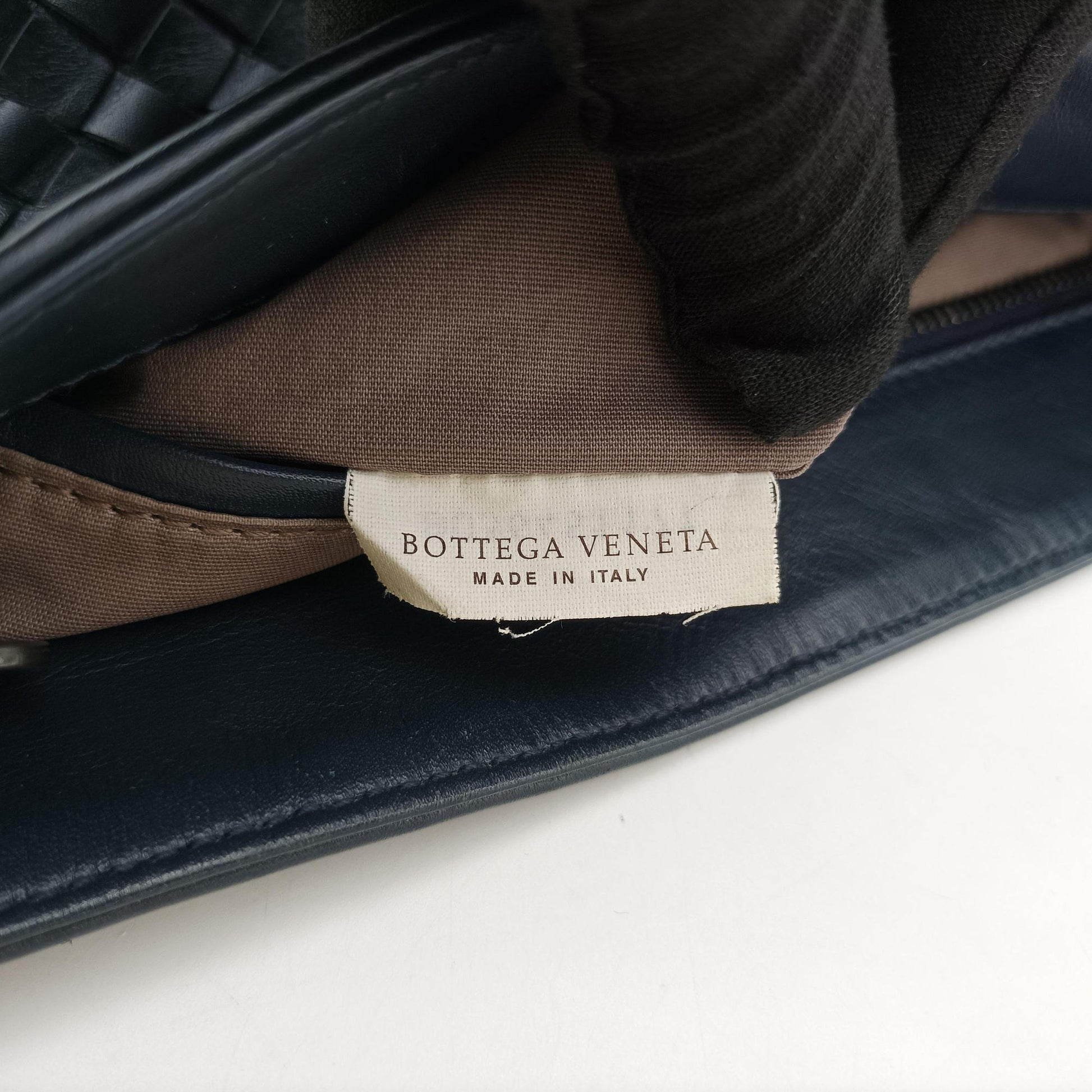Intrecciato Navy lambskin B03645117Tイントレチャート ネイビー ラムスキン B03645117T