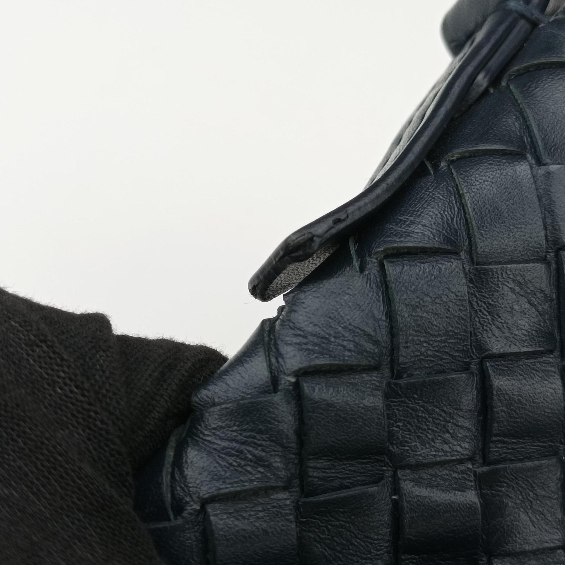 Intrecciato Navy lambskin B03645117Tイントレチャート ネイビー ラムスキン B03645117T