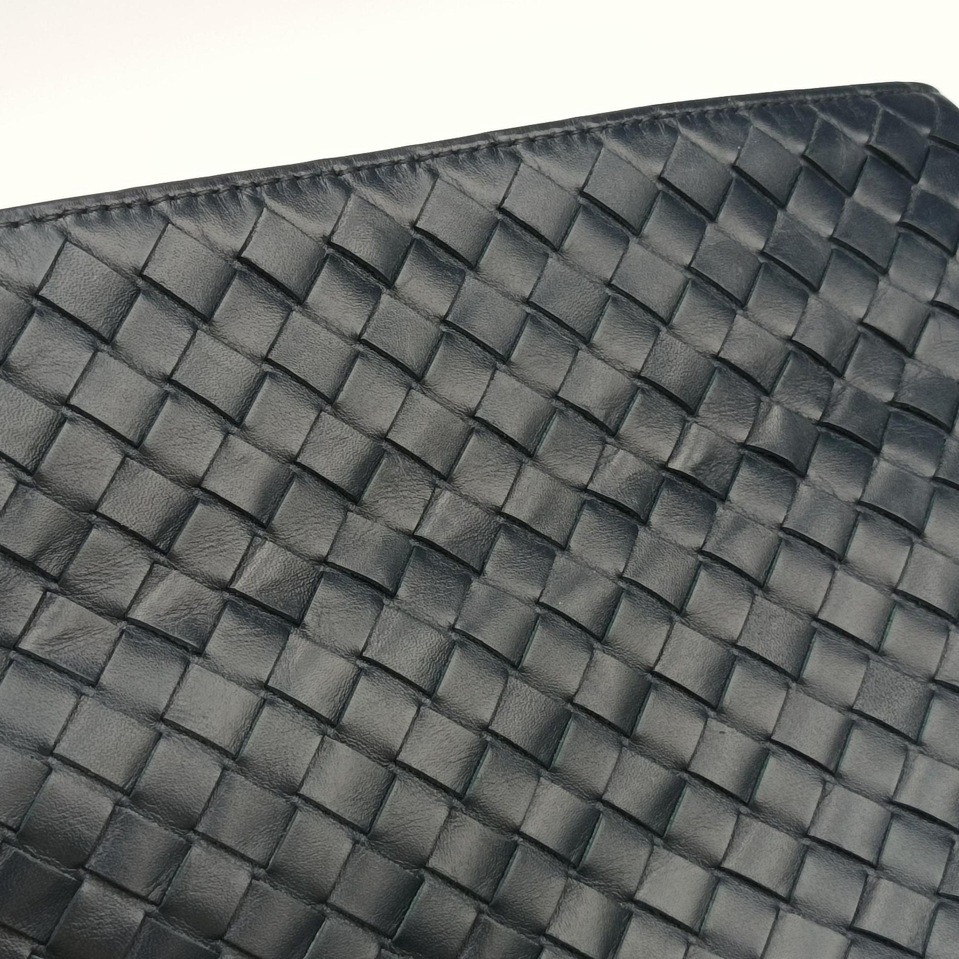 Intrecciato Navy lambskin B03645117Tイントレチャート ネイビー ラムスキン B03645117T