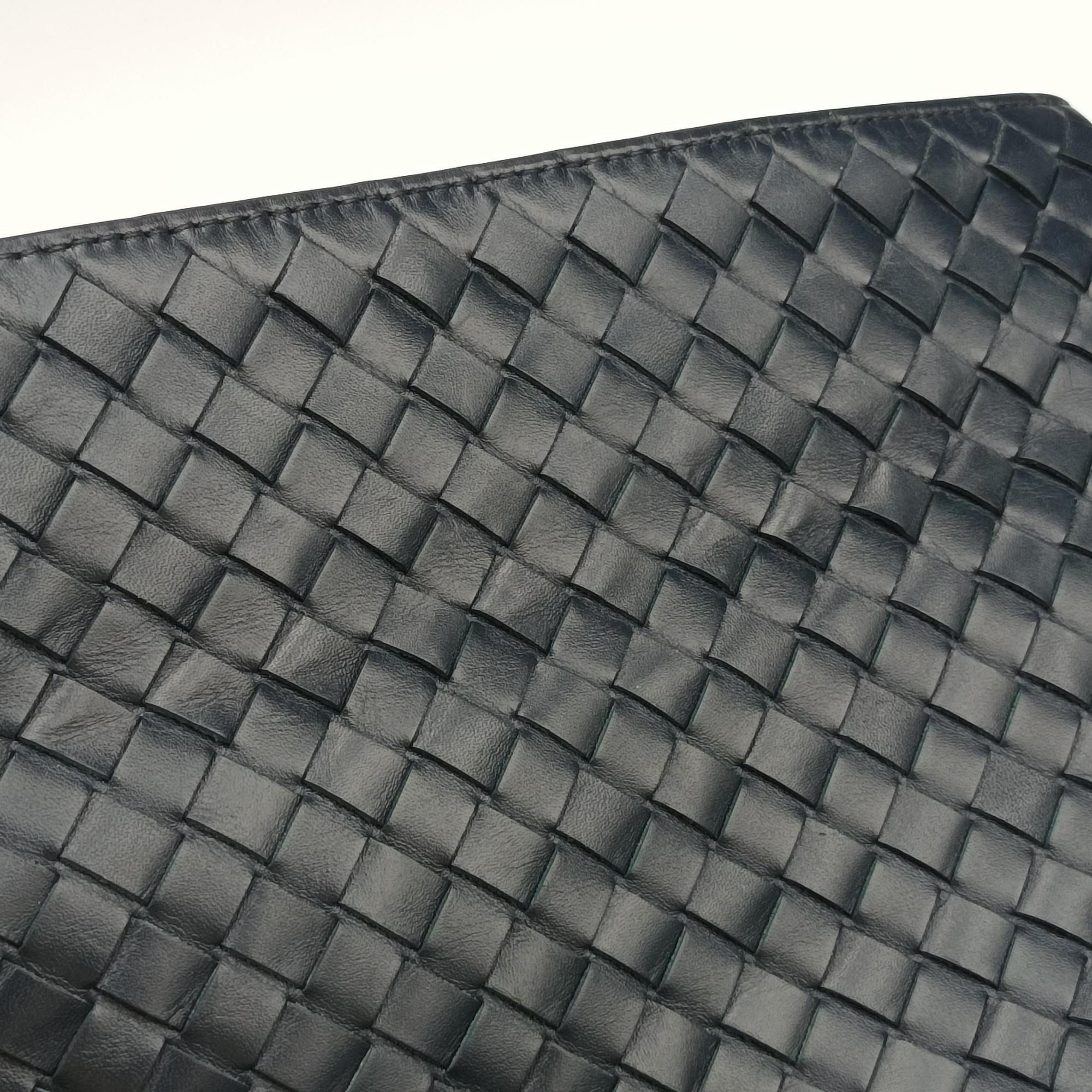 Intrecciato Navy lambskin B03645117Tイントレチャート ネイビー ラムスキン B03645117T