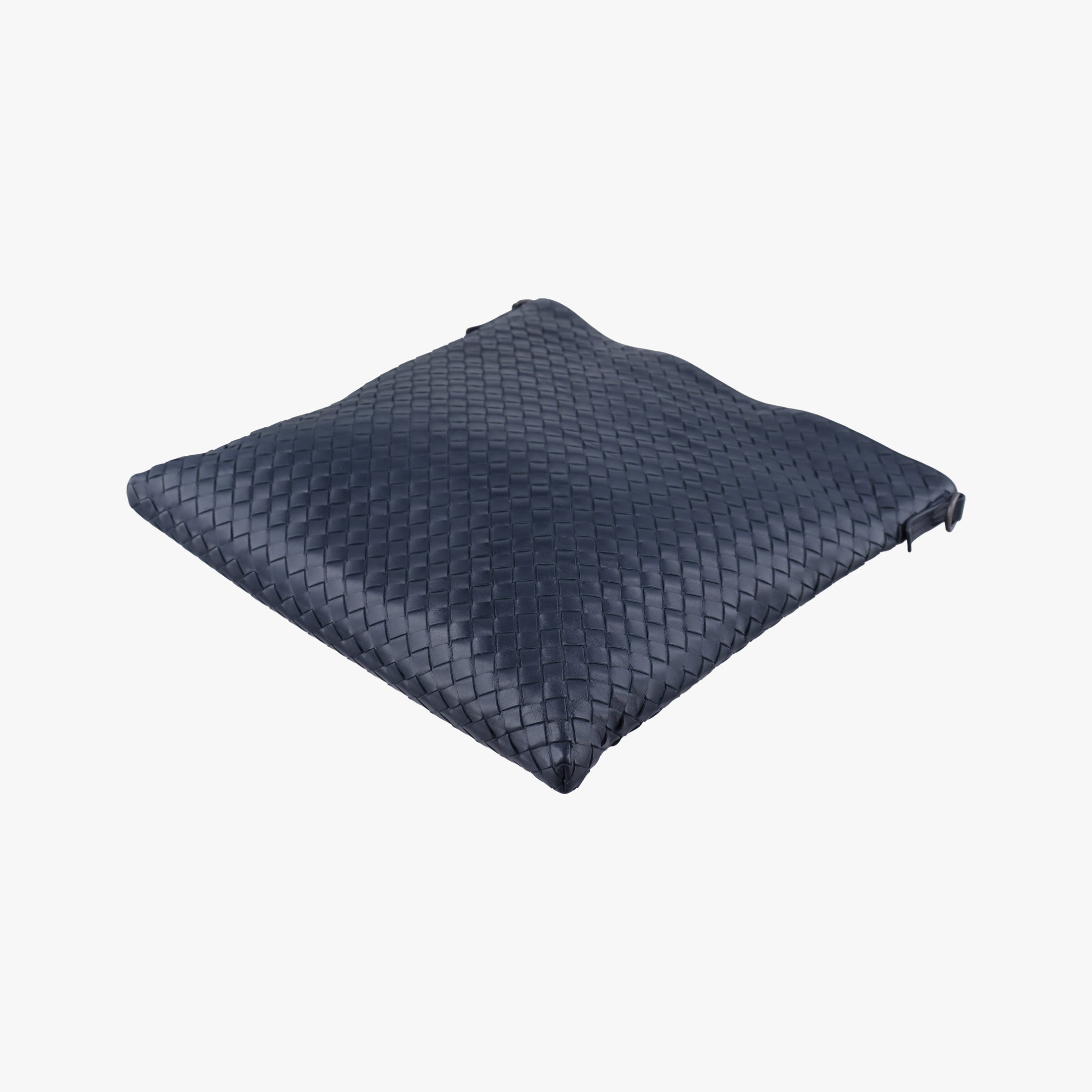 Intrecciato Navy lambskin B03645117Tイントレチャート ネイビー ラムスキン B03645117T