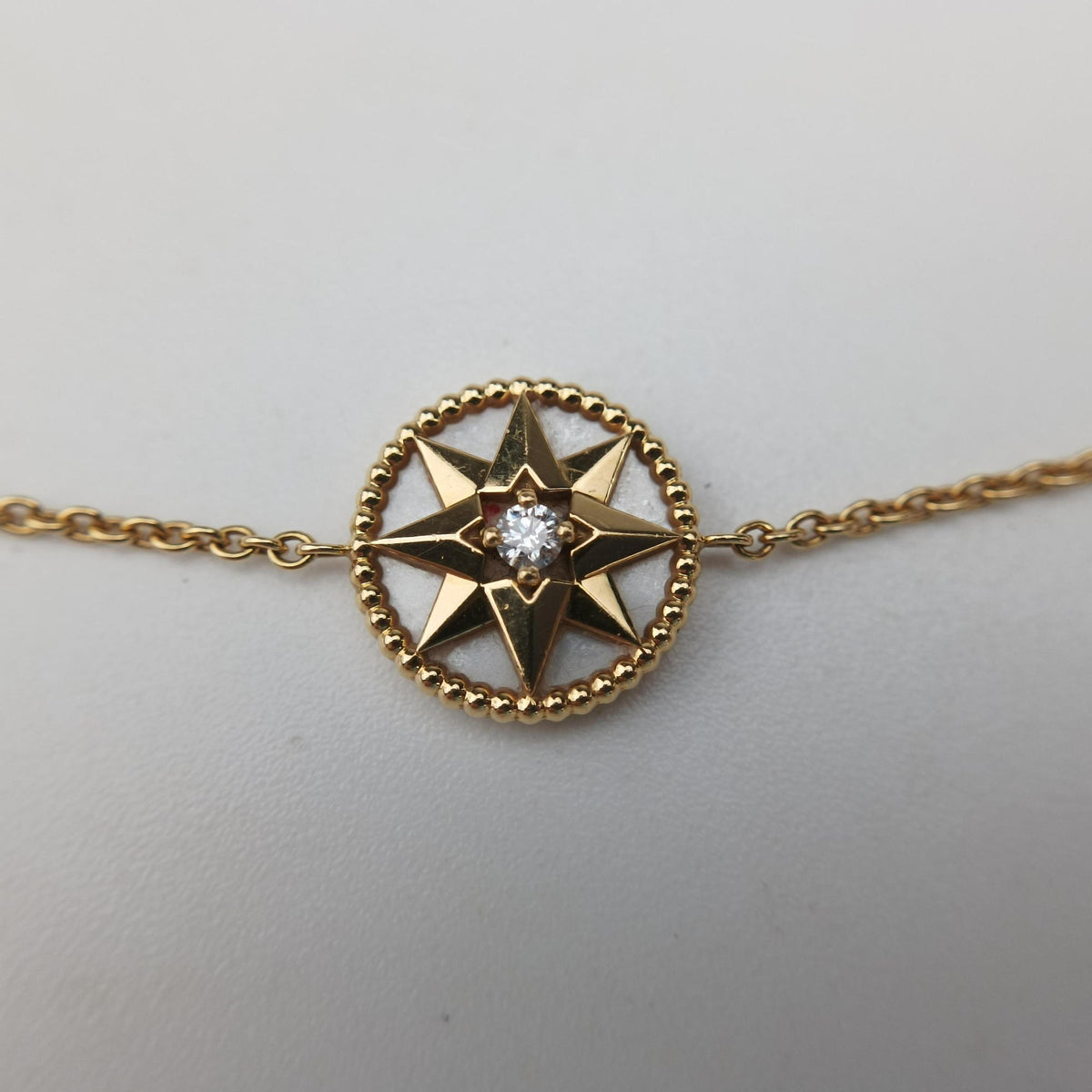 Rose des Vents medallion　 White×Golden AU750 222547ローズデヴァン メダリオン ホワイト×ゴールド AU750 222547