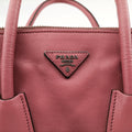 Twin Pocket Winged Tote Pink Leather BN2619 110ツイン ポケット ウィング トート ピンク レザー BN2619 110