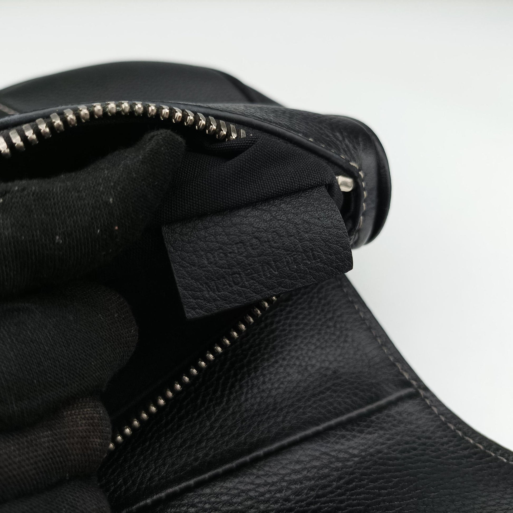 Saddle KAWS  Bee Black Leather 06-BO-0119サドル カウ ビー ブラック レザー 06-BO-0119