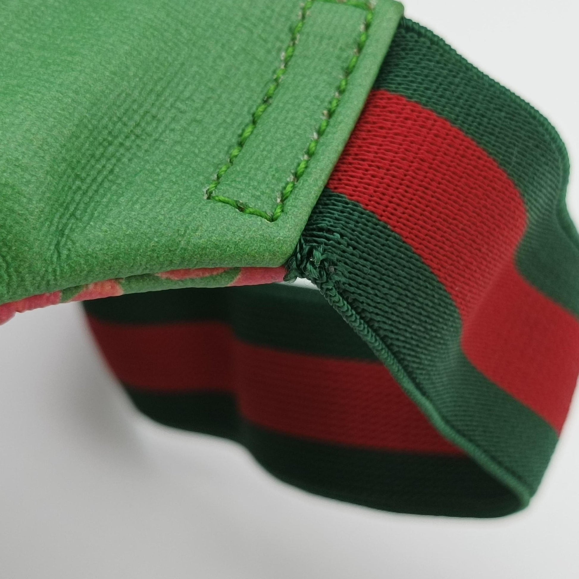 kids GG Top strawberry Print Green × Multi canvas 502095 D036903949キッズ GG トップ ストロベリー プリント グリーン×マルチ キャンバス 502095 D036903949