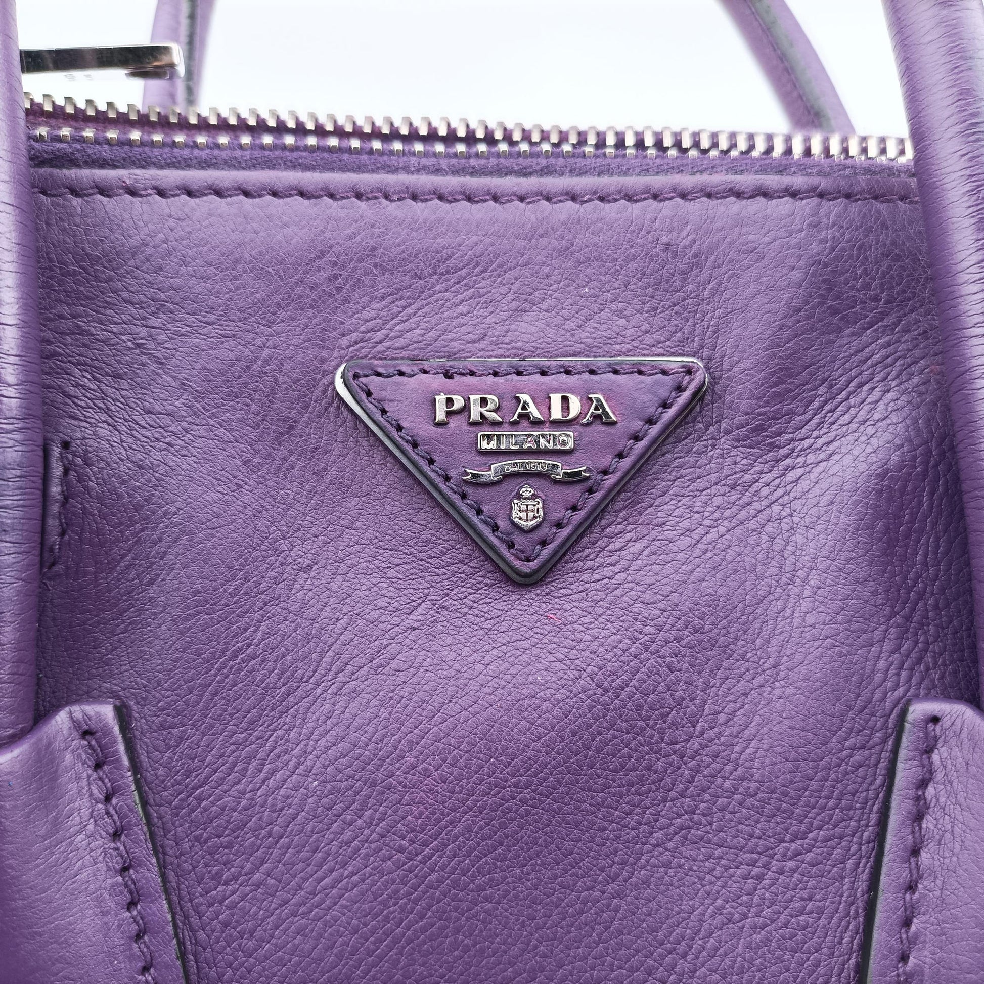 Twin Pocket Winged Tote Purple Leather BN2619 103ツイン ポケット ウィング トート パープル レザー BN2619 103
