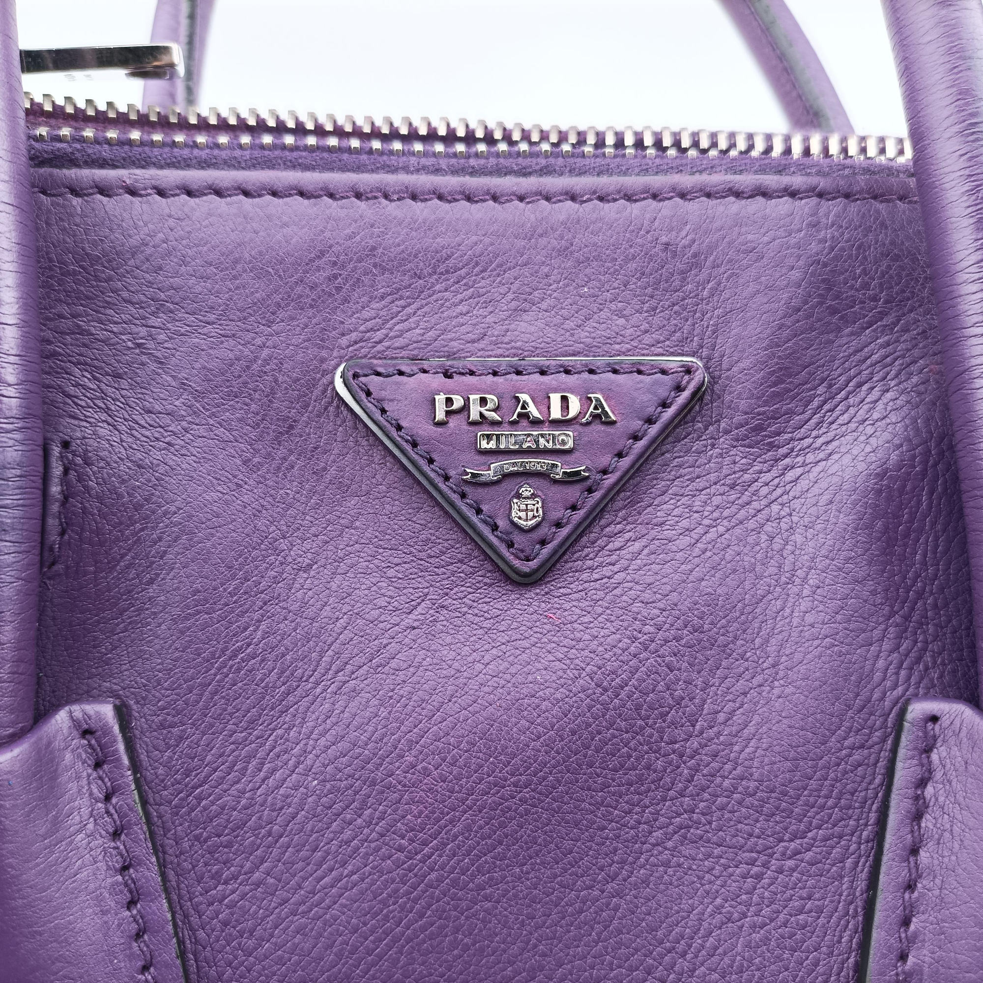 Twin Pocket Winged Tote Purple Leather BN2619 103ツイン ポケット ウィング トート パープル レザー BN2619 103
