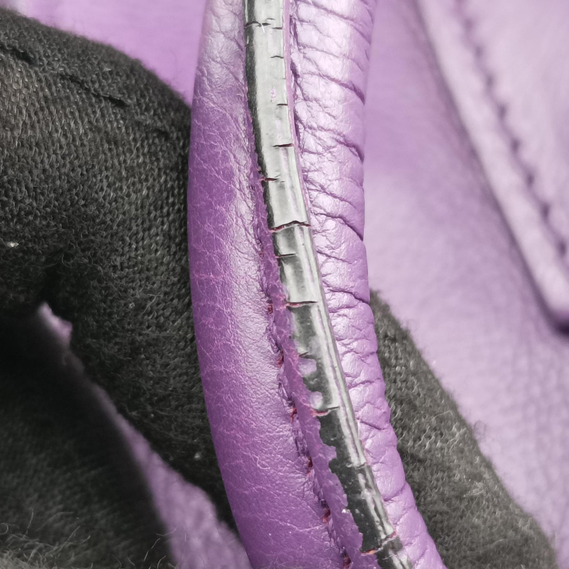 Twin Pocket Winged Tote Purple Leather BN2619 103ツイン ポケット ウィング トート パープル レザー BN2619 103