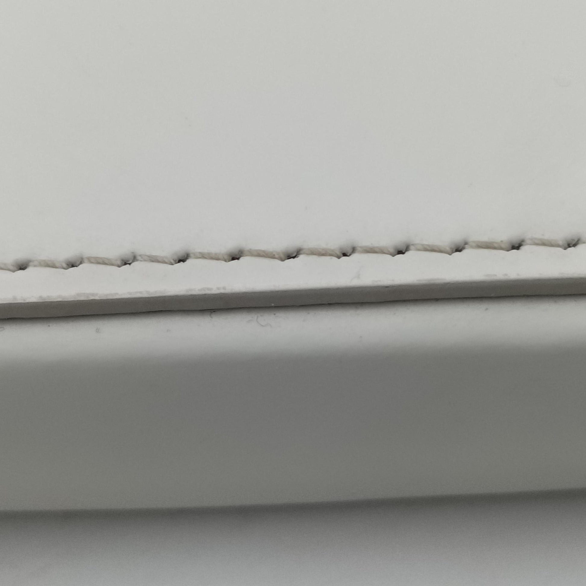 Triangle Chain Pouch White Leather 230-Aトライアングル チェーン ポーチ ホワイト レザー 230-A