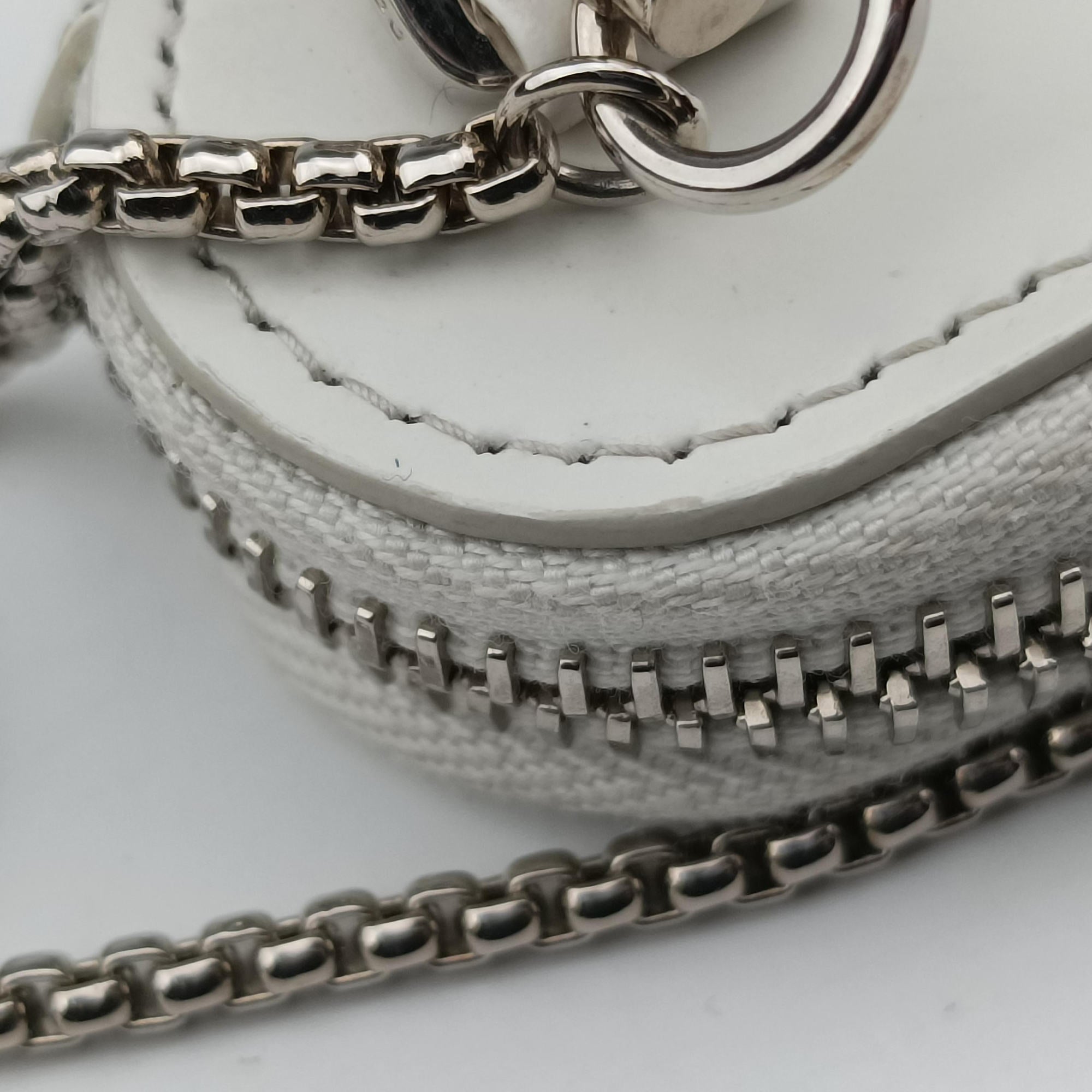 Triangle Chain Pouch White Leather 230-Aトライアングル チェーン ポーチ ホワイト レザー 230-A