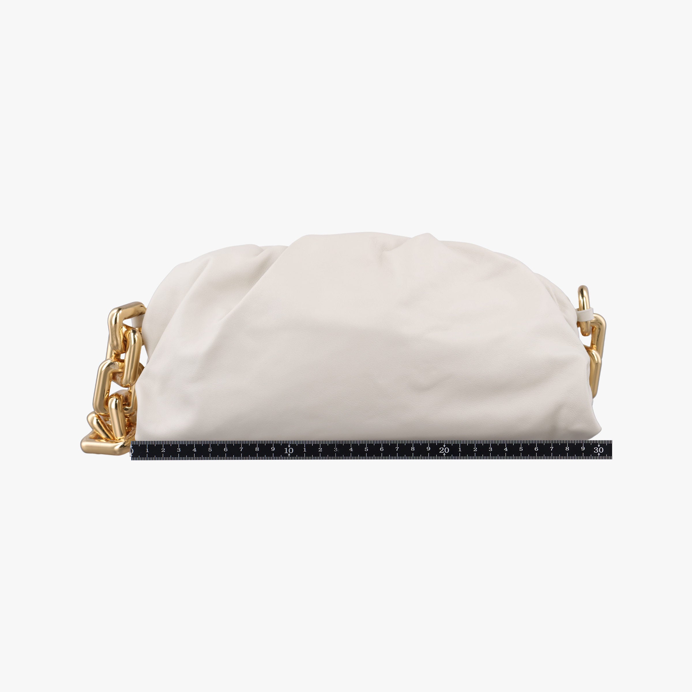THE Chain Pouch White lambskin B08930648Vザ チェーン ポーチ ホワイト ラムスキン B08930648V
