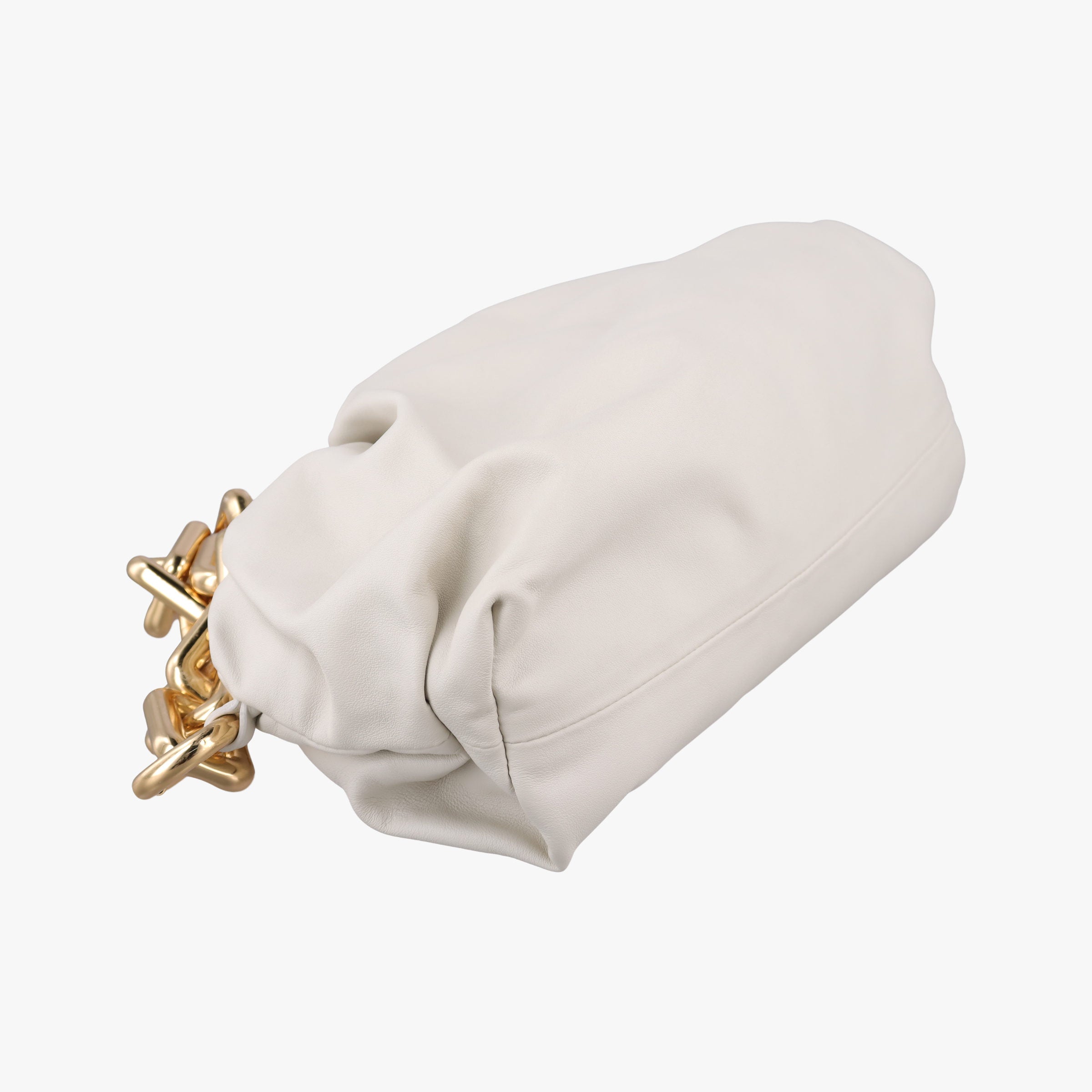 THE Chain Pouch White lambskin B08930648Vザ チェーン ポーチ ホワイト ラムスキン B08930648V