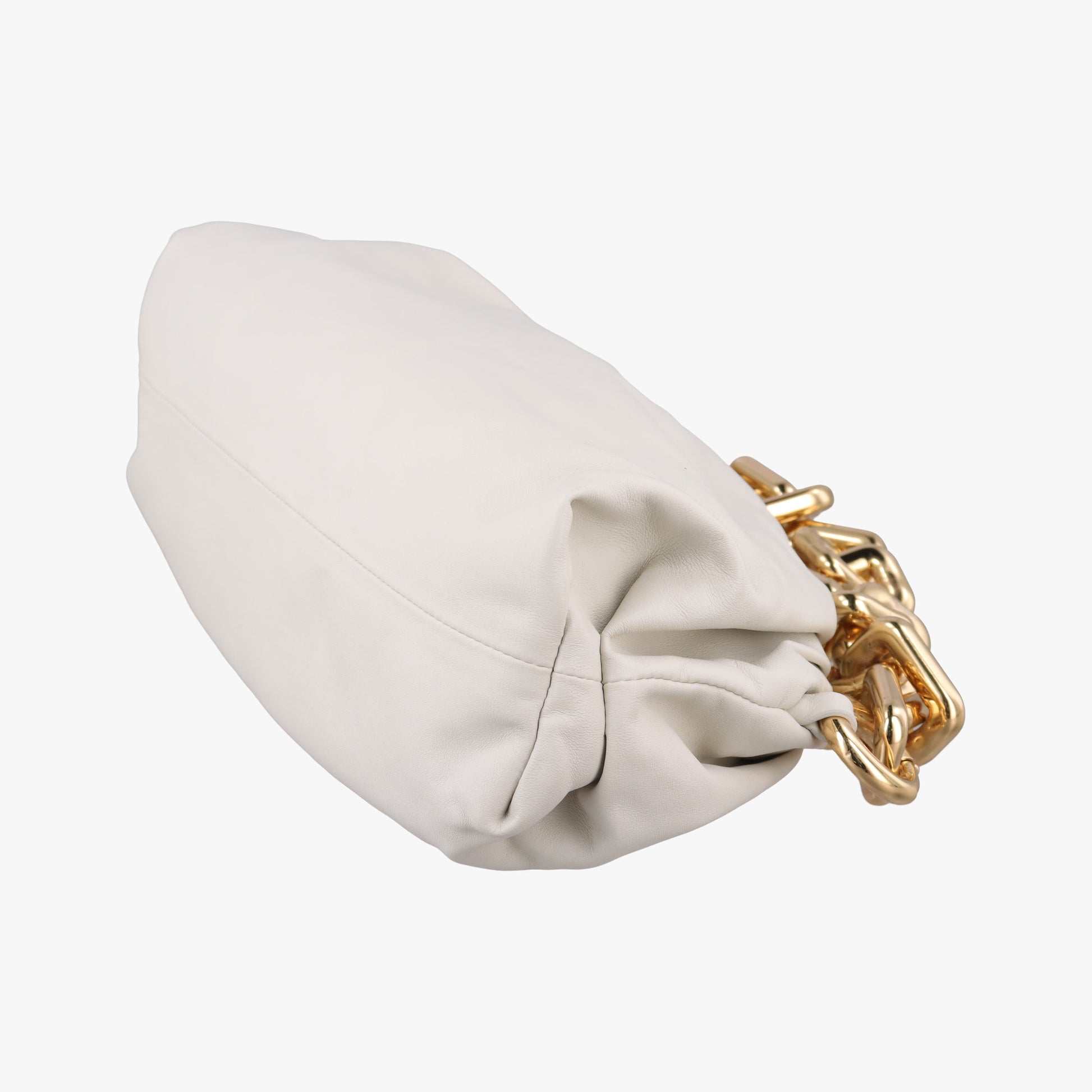 THE Chain Pouch White lambskin B08930648Vザ チェーン ポーチ ホワイト ラムスキン B08930648V