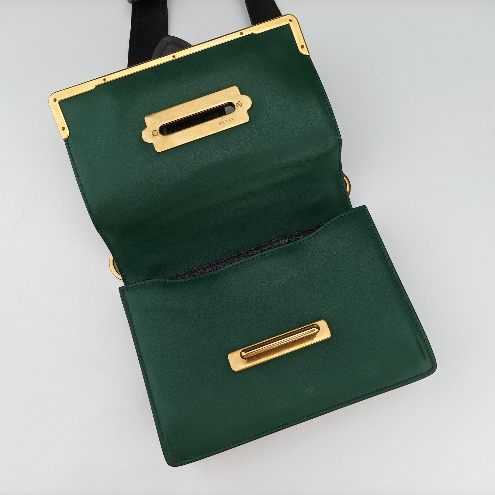 Cahier Green×black Leather 1BD045 25カイエ グリーン×ブラック レザー 1BD045 25