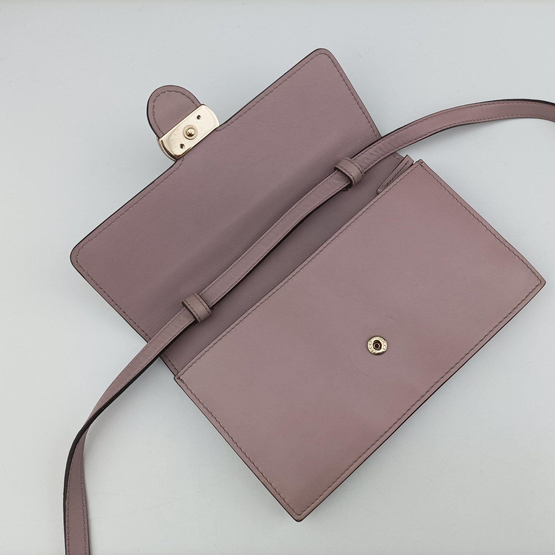 Interlocking G Pink Leather 369664 インターロッキングG ピンク レザー 369664 