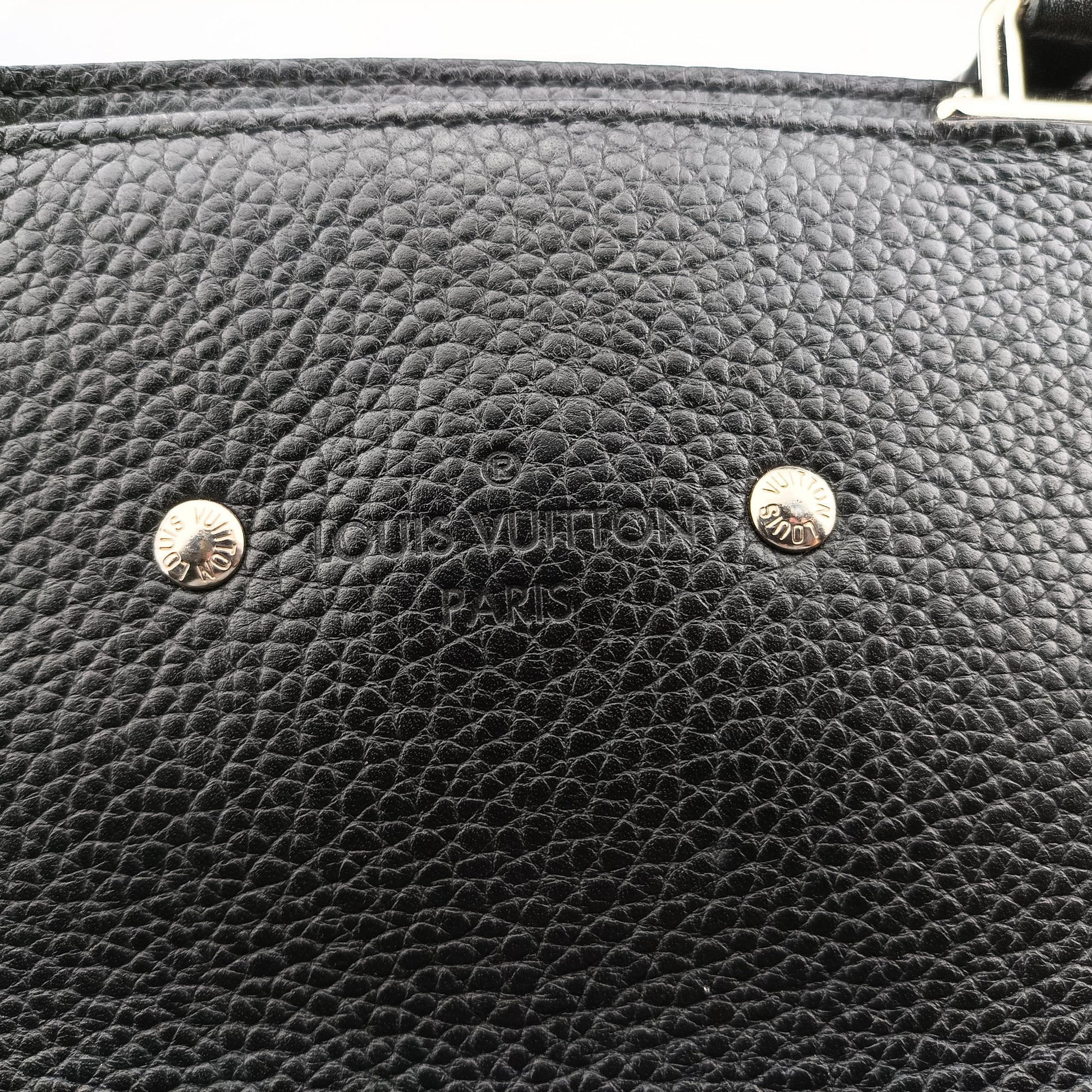 Armand Briefcase MM Noir Taurillon leather M54381 UB0118アルマンド ブリーフケース MM ノワール トリヨンレザー M54381 UB0118
