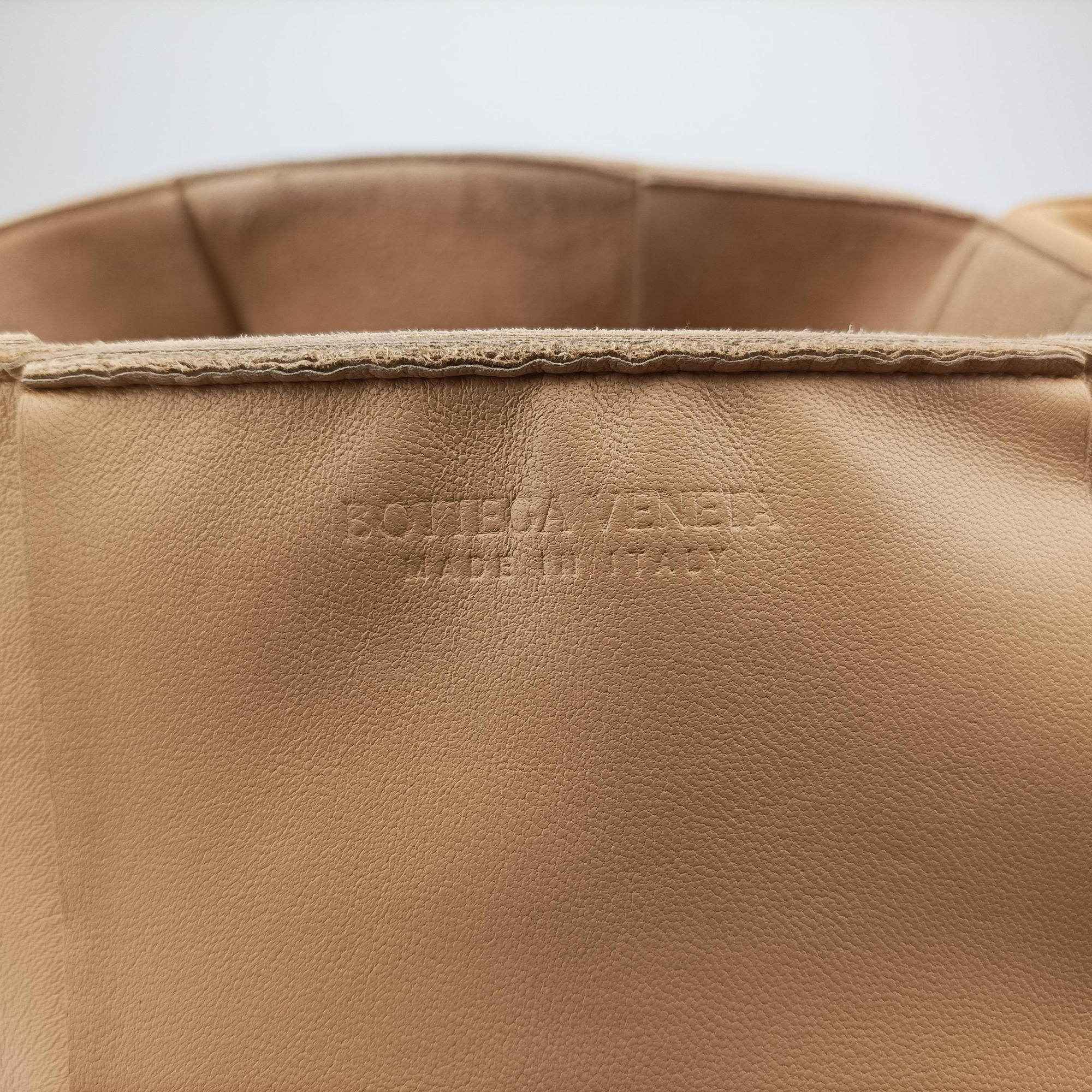 THE ARCO Tote khaki lambskin B09127227Gミディアム ザ アルコ トート カーキ ラムスキン B09127227G