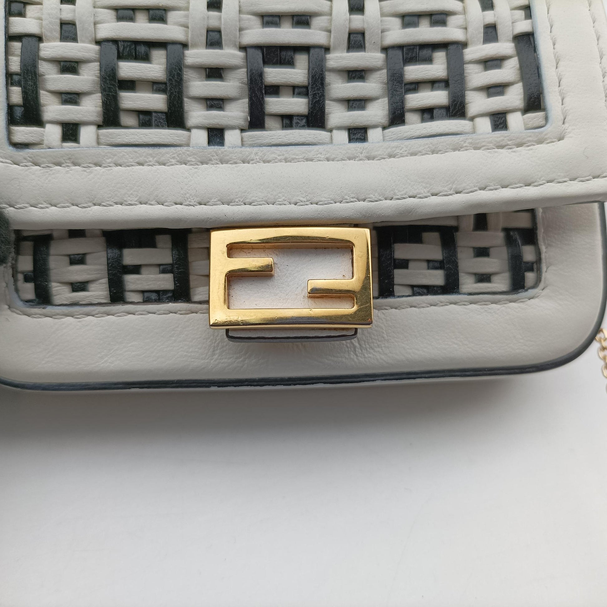 Nano Baguette Charm Black/White Leather 7AR844 7AR844-AFC0-218-0189ナノ バゲット チャーム ブラック/ホワイト レザー 7AR844 7AR844-AFC0-218-0189