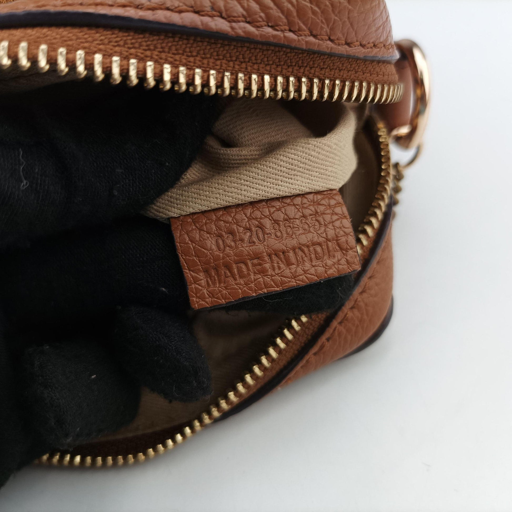 Joan Brown Suede × Leather 03-20-86585リボットホースヘッドフラップ ブラウン スエード × レザー ジョアン 03-20-86585