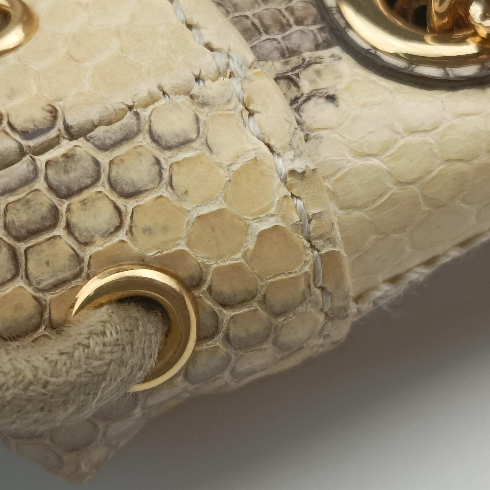 Zumi Mini Drawstring Bucket Beige x Multicolor snakeskin 576432 ズゥミ ミニバケット ベージュ×マルチカラー ヘビ革 576432 