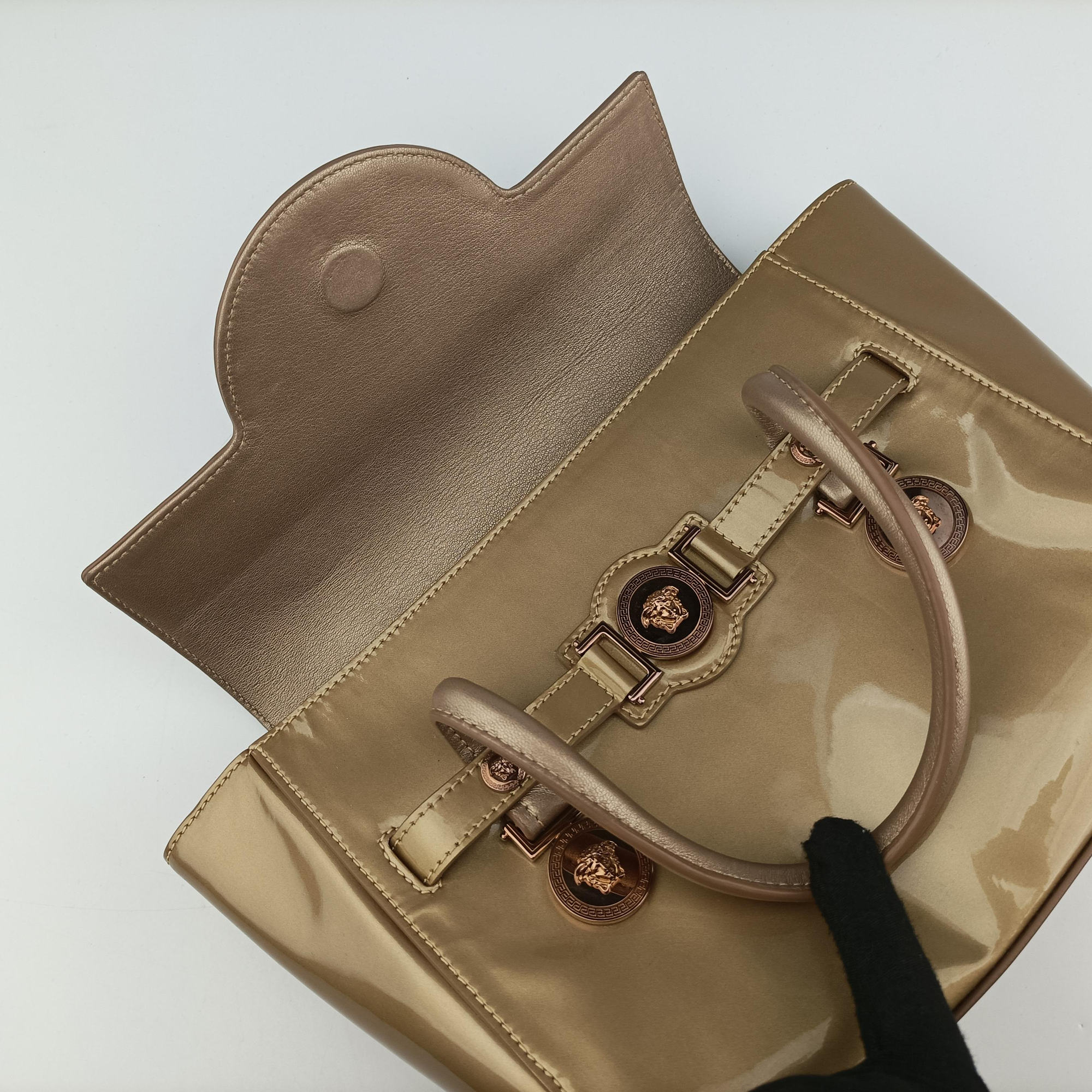 Medusa Golden Patent x Leather CLG047060824923メデューサ ゴールド パテントxレザー CLG047060824923