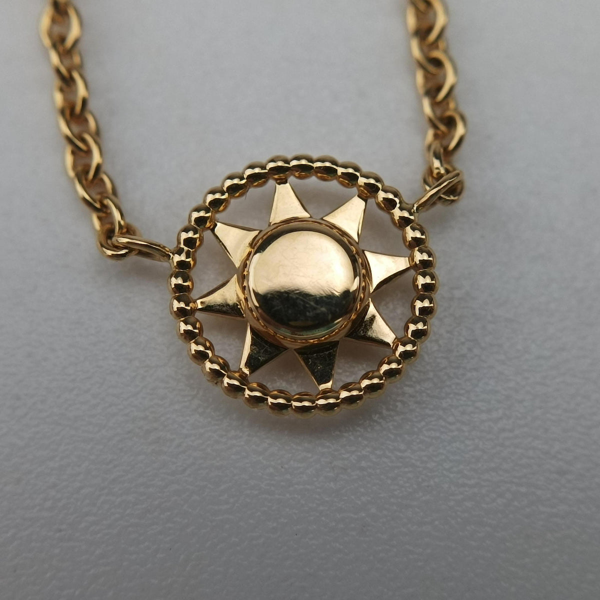 Amulette de Cartier Golden AU750 B3047100 248250アミュレット ドゥ カルティエ ゴールド AU750 B3047100 248250