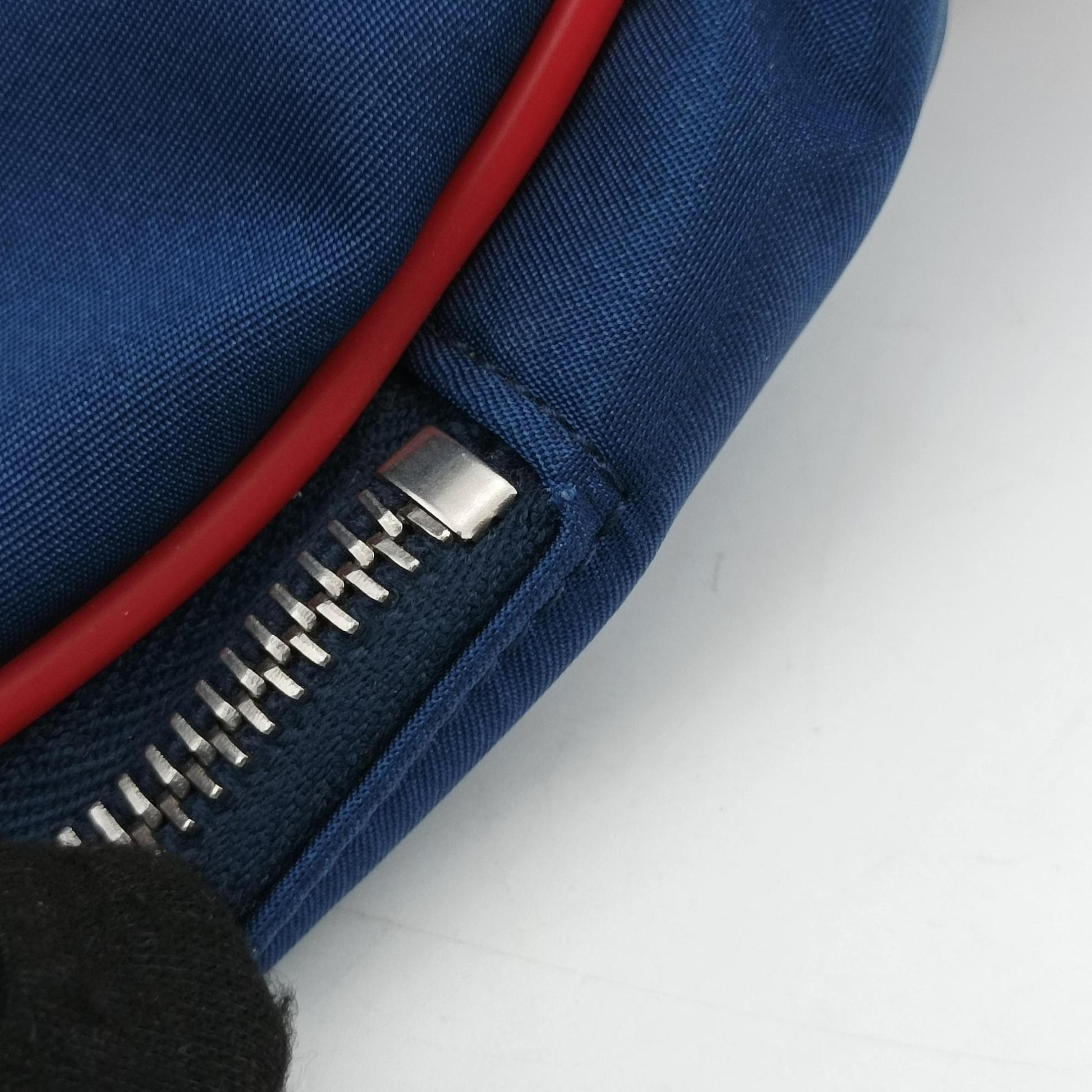 kids half moon bag Blue×Red nylon 611686 キッズ ハーフムーンバッグ ブルー×レッド ナイロン 611686 
