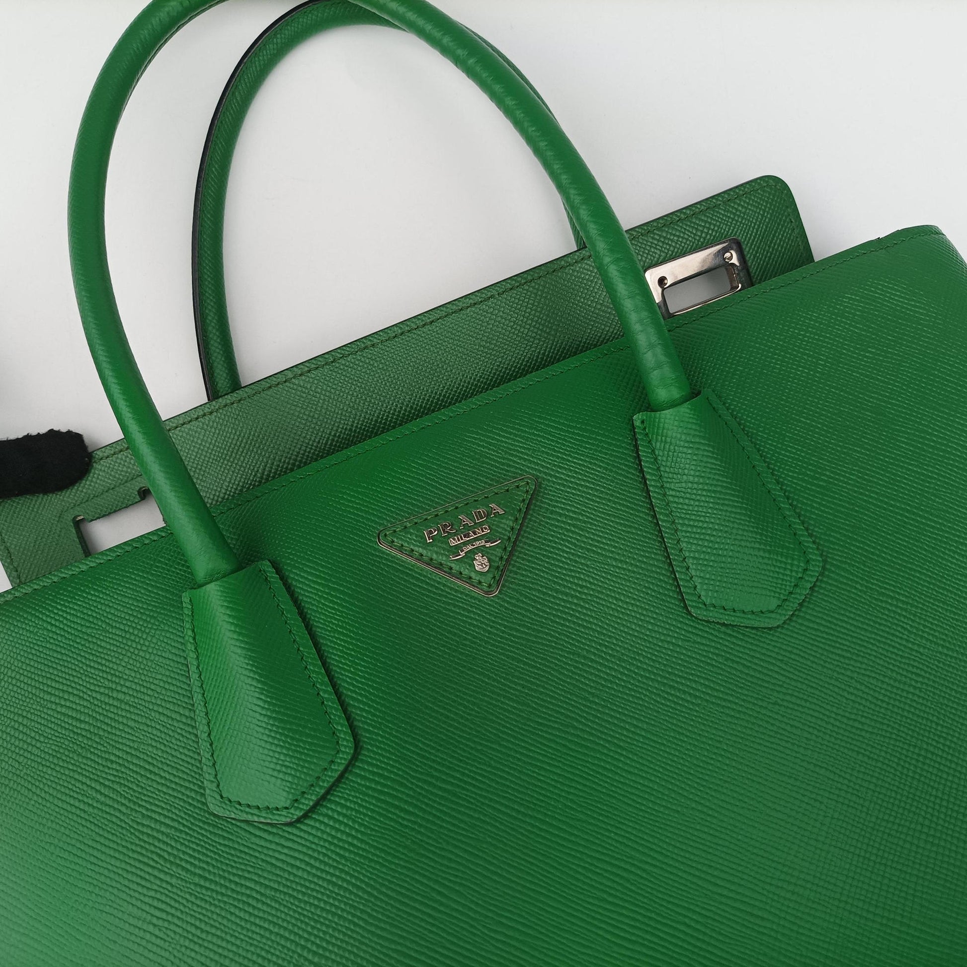 Double Cuir Green SAFFIANO Leather B2756T 14/Dダブル キュイール グリーン サフィアーノレザー B2756T 14/D
