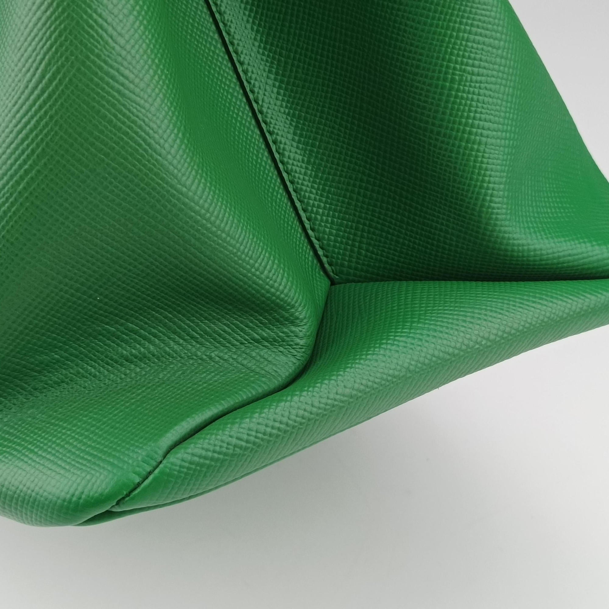 Double Cuir Green SAFFIANO Leather B2756T 14/Dダブル キュイール グリーン サフィアーノレザー B2756T 14/D