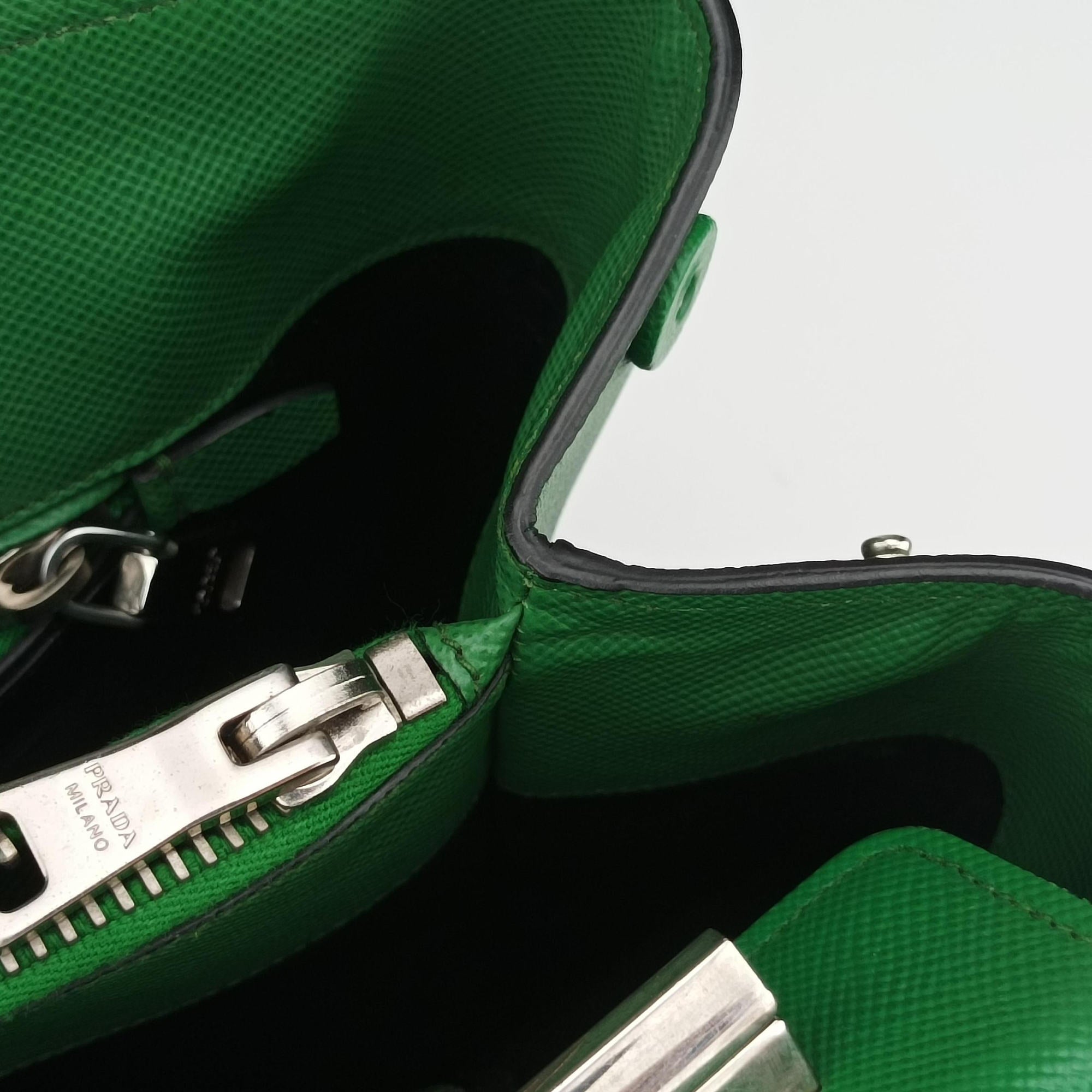 Double Cuir Green SAFFIANO Leather B2756T 14/Dダブル キュイール グリーン サフィアーノレザー B2756T 14/D