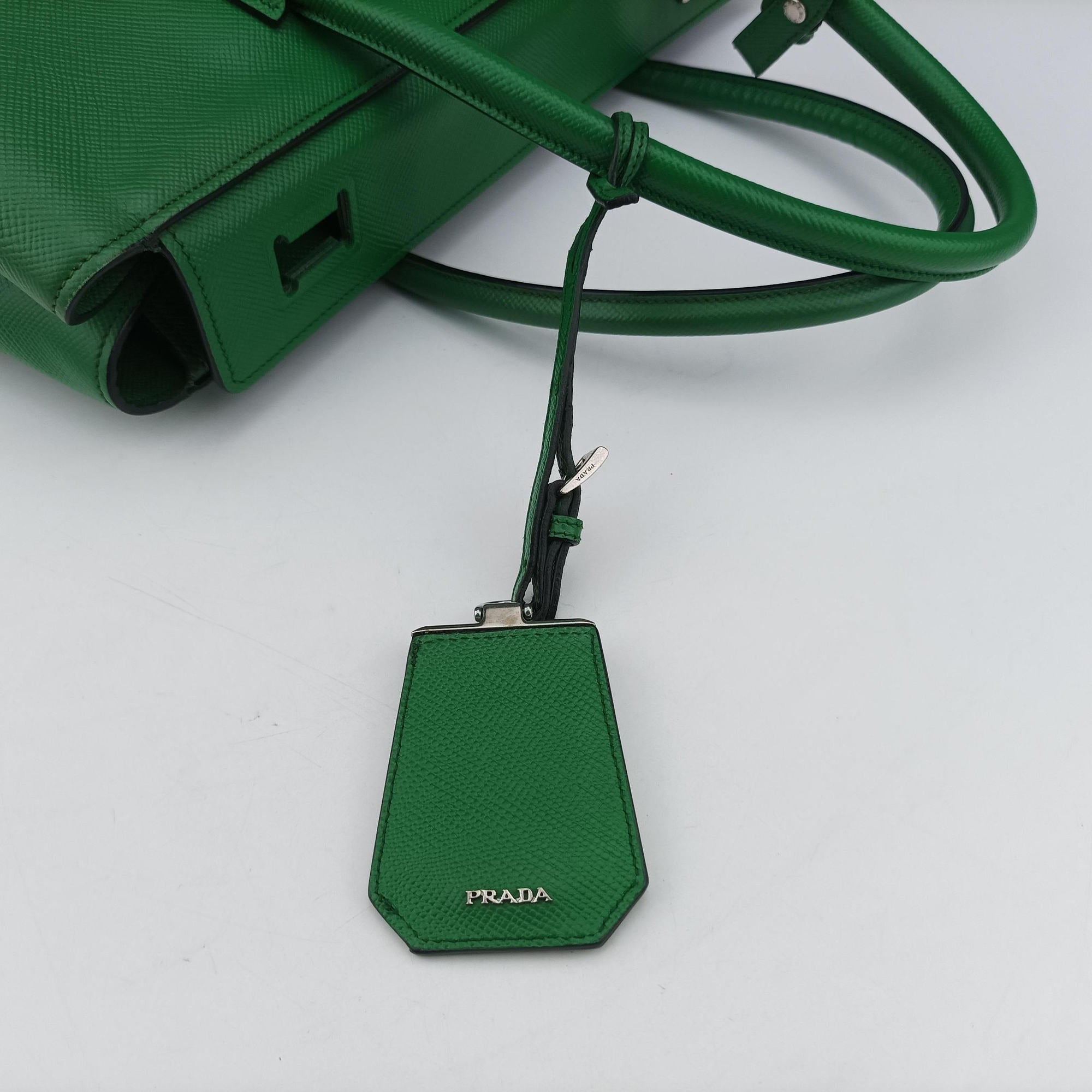 Double Cuir Green SAFFIANO Leather B2756T 14/Dダブル キュイール グリーン サフィアーノレザー B2756T 14/D