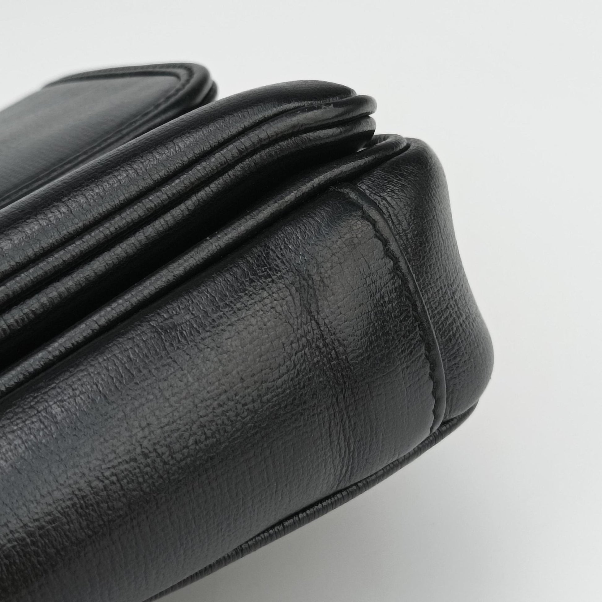Marina Black Leather 576421 C029870060マリーナ ブラック レザー 576421 C029870060