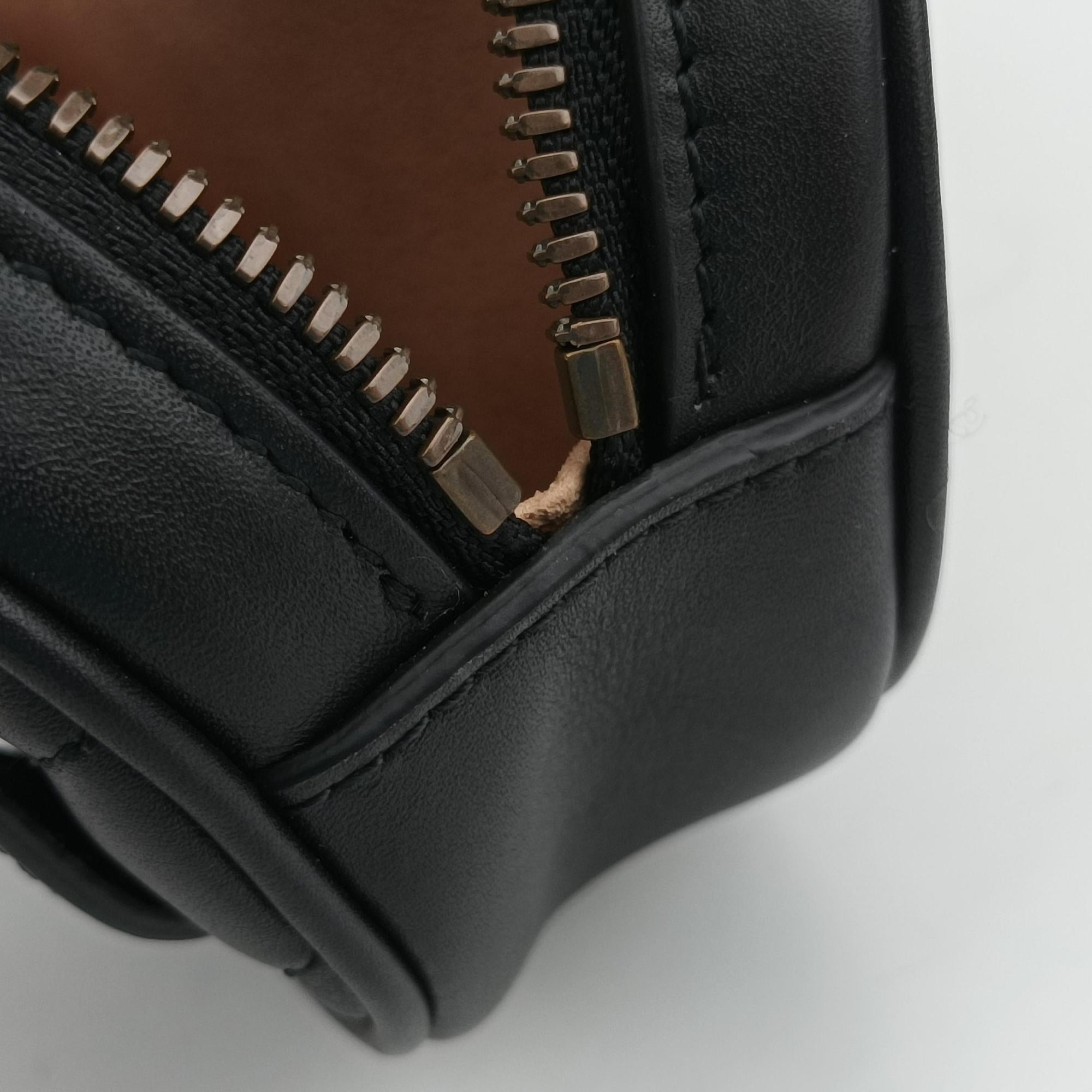 GG Marmont Black Leather 476434 A025370739GGマーモント ブラック レザー 476434 A025370739