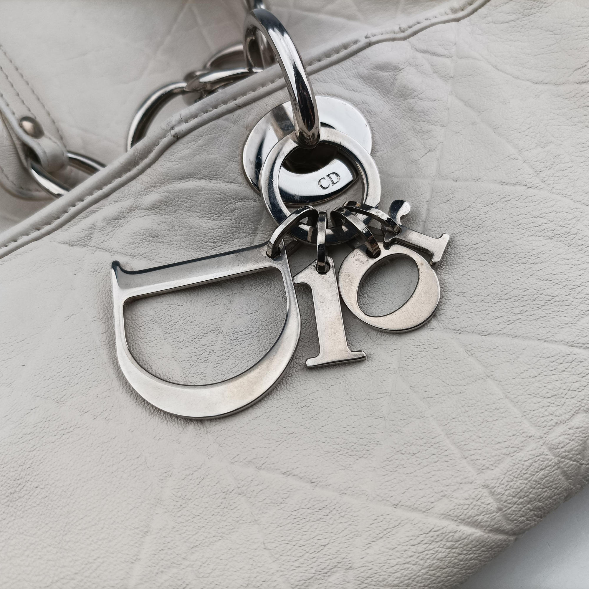 Cannage Dior Soft Shopping White lambskin 94-MA-0019カナージュ ディオール ソフトショッピング ホワイト ラムスキン 94-MA-0019
