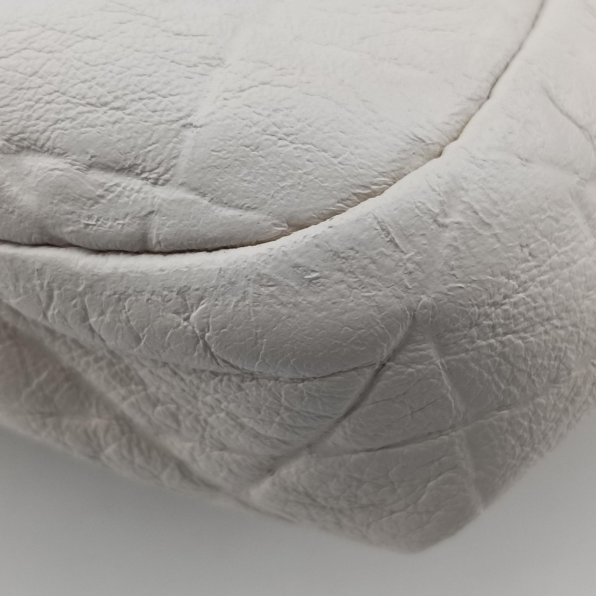 Cannage Dior Soft Shopping White lambskin 94-MA-0019カナージュ ディオール ソフトショッピング ホワイト ラムスキン 94-MA-0019