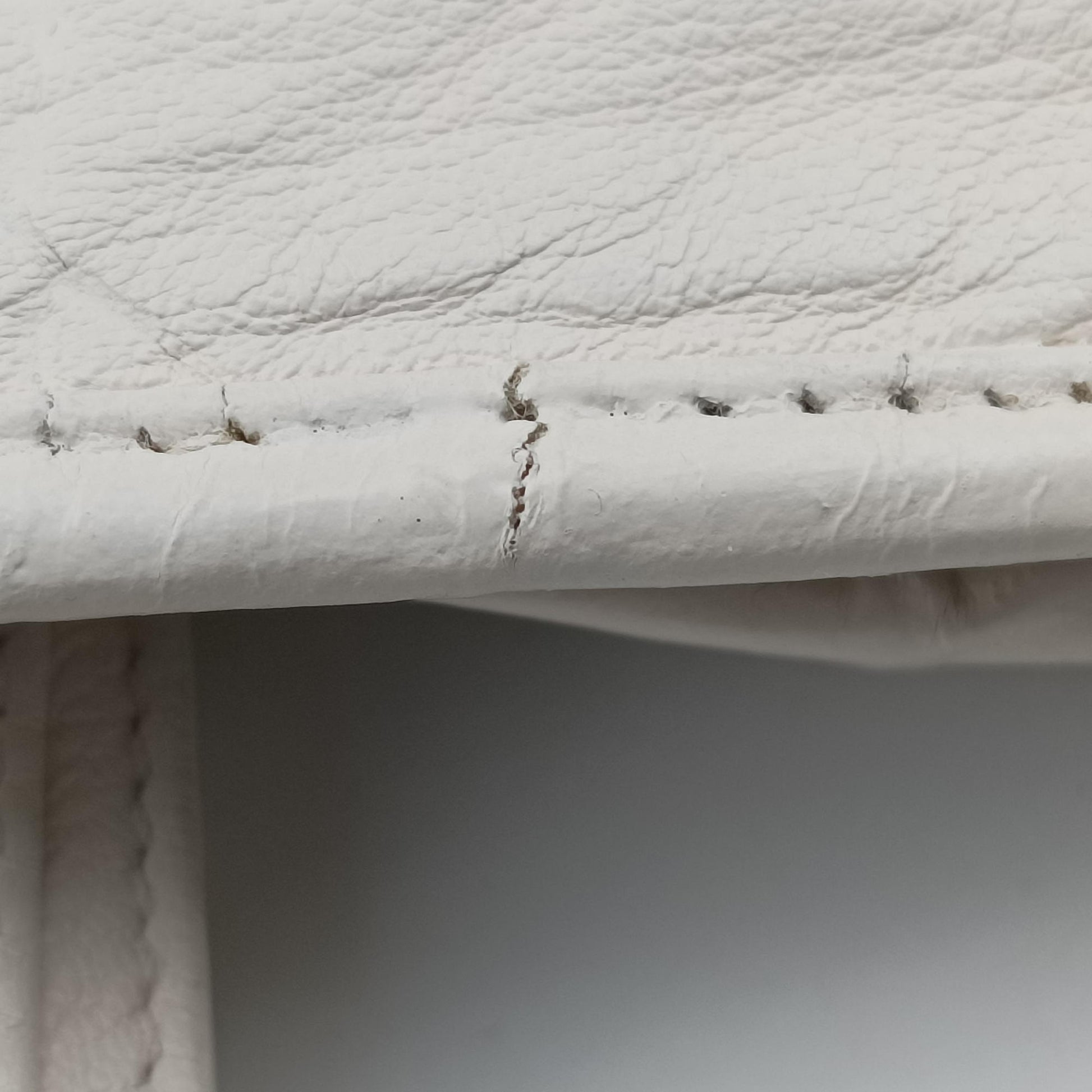 Cannage Dior Soft Shopping White lambskin 94-MA-0019カナージュ ディオール ソフトショッピング ホワイト ラムスキン 94-MA-0019