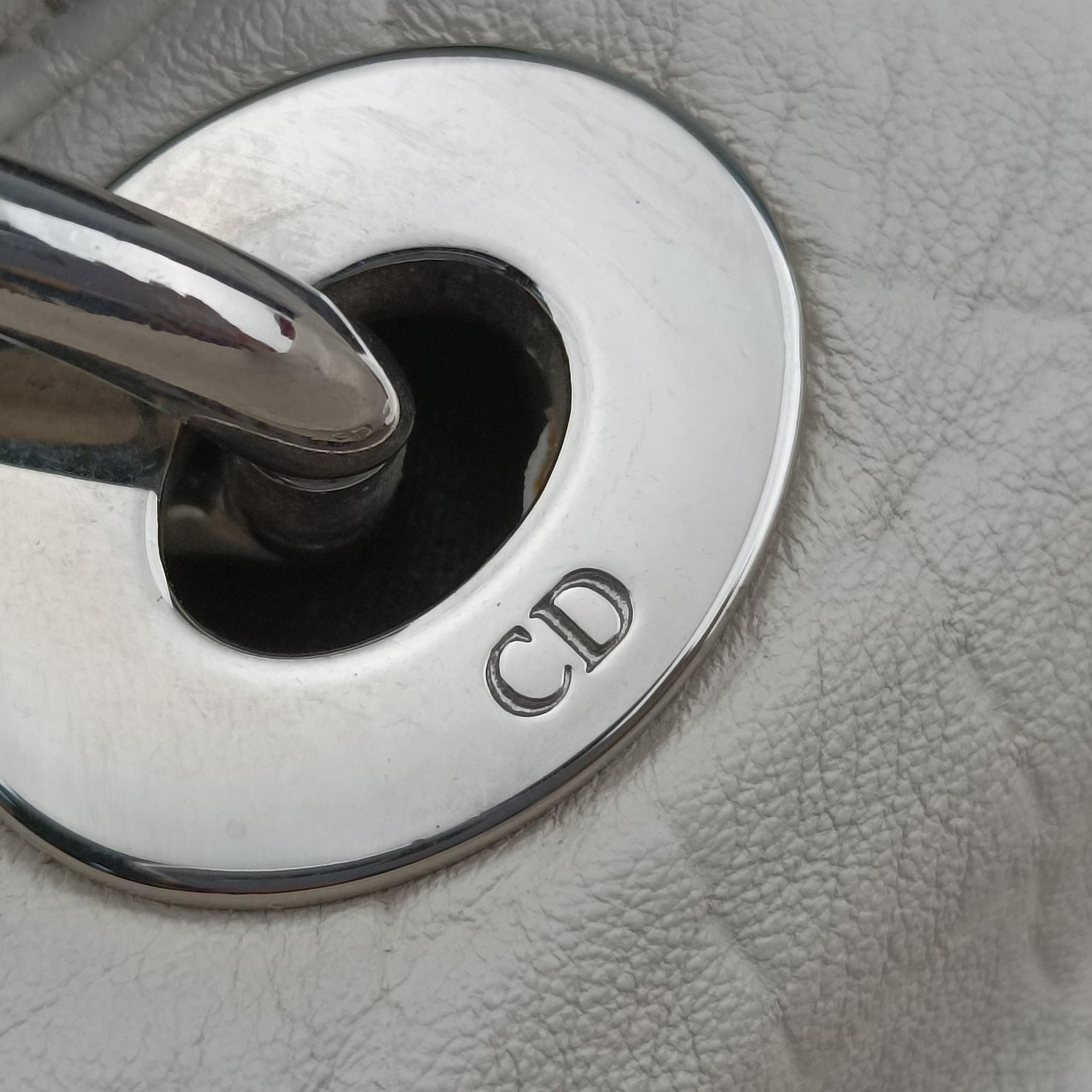 Cannage Dior Soft Shopping White lambskin 94-MA-0019カナージュ ディオール ソフトショッピング ホワイト ラムスキン 94-MA-0019