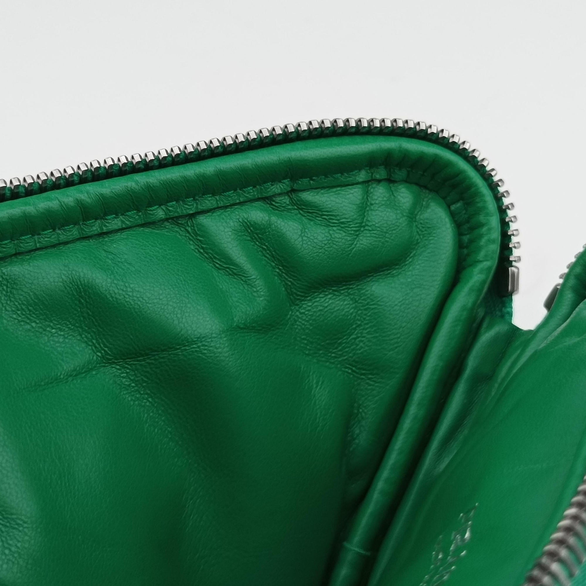 triangle mini Green Leather 1NR015 62トライアングル ミニ グリーン レザー 1NR015 62
