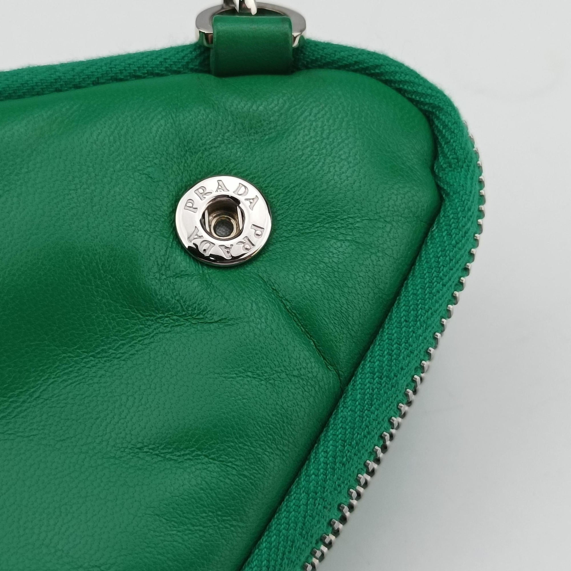 triangle mini Green Leather 1NR015 62トライアングル ミニ グリーン レザー 1NR015 62