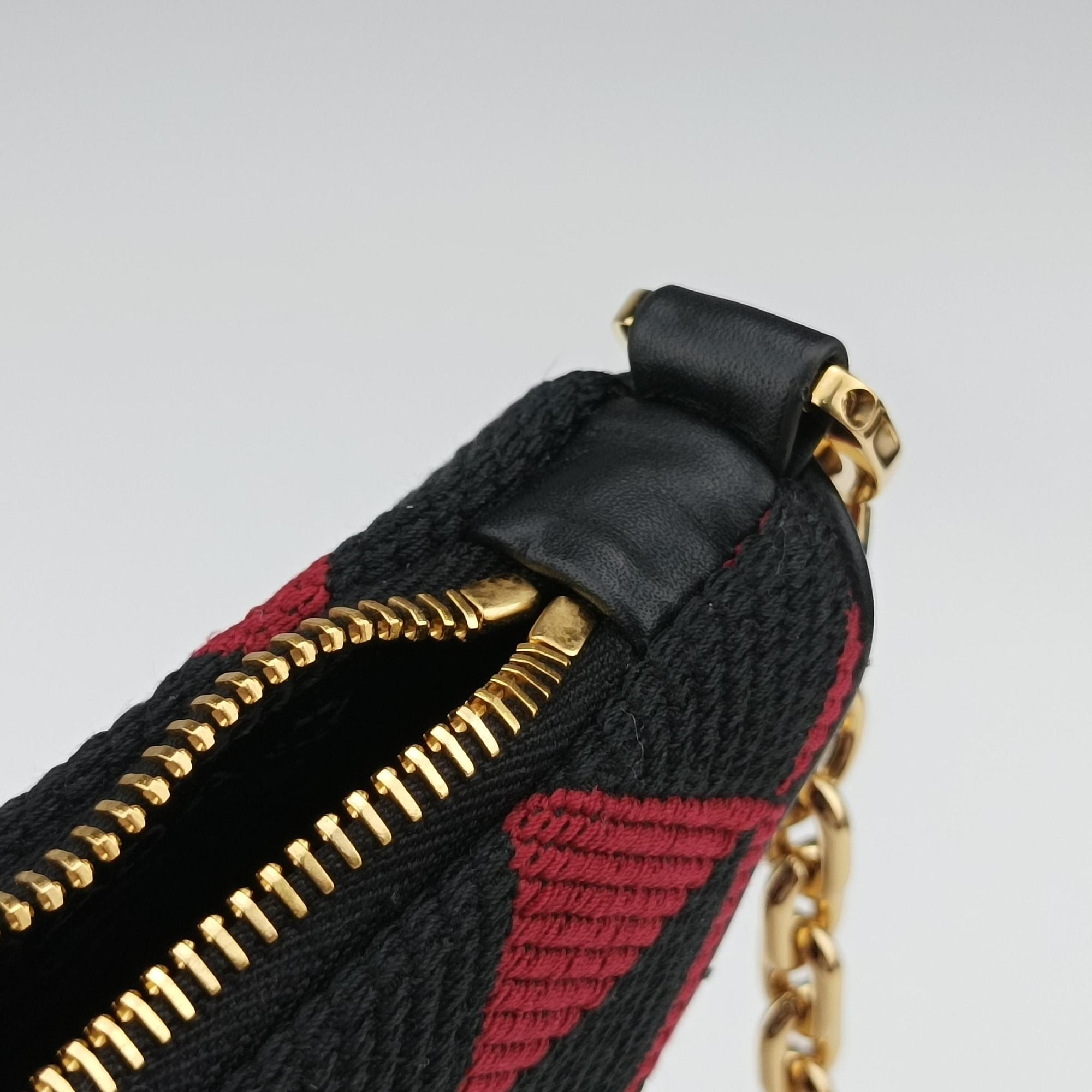 Triangolo Triangle Black×Red Jacquard × leather 1BC176 31/A3トライアングル ブラック×レッド ジャカード × レザー 1BC176 31/A3