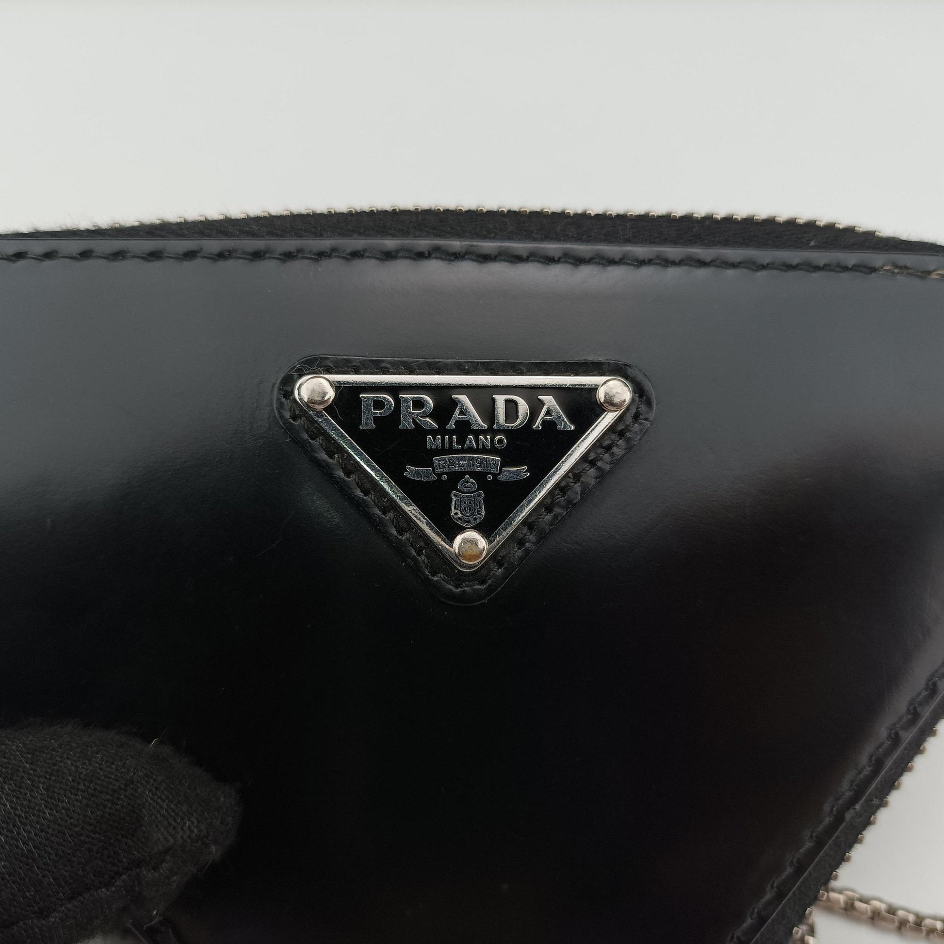 Triangle Chain Pouch Black Leather 230-Aトライアングル チェーン ポーチ ブラック レザー 230-A