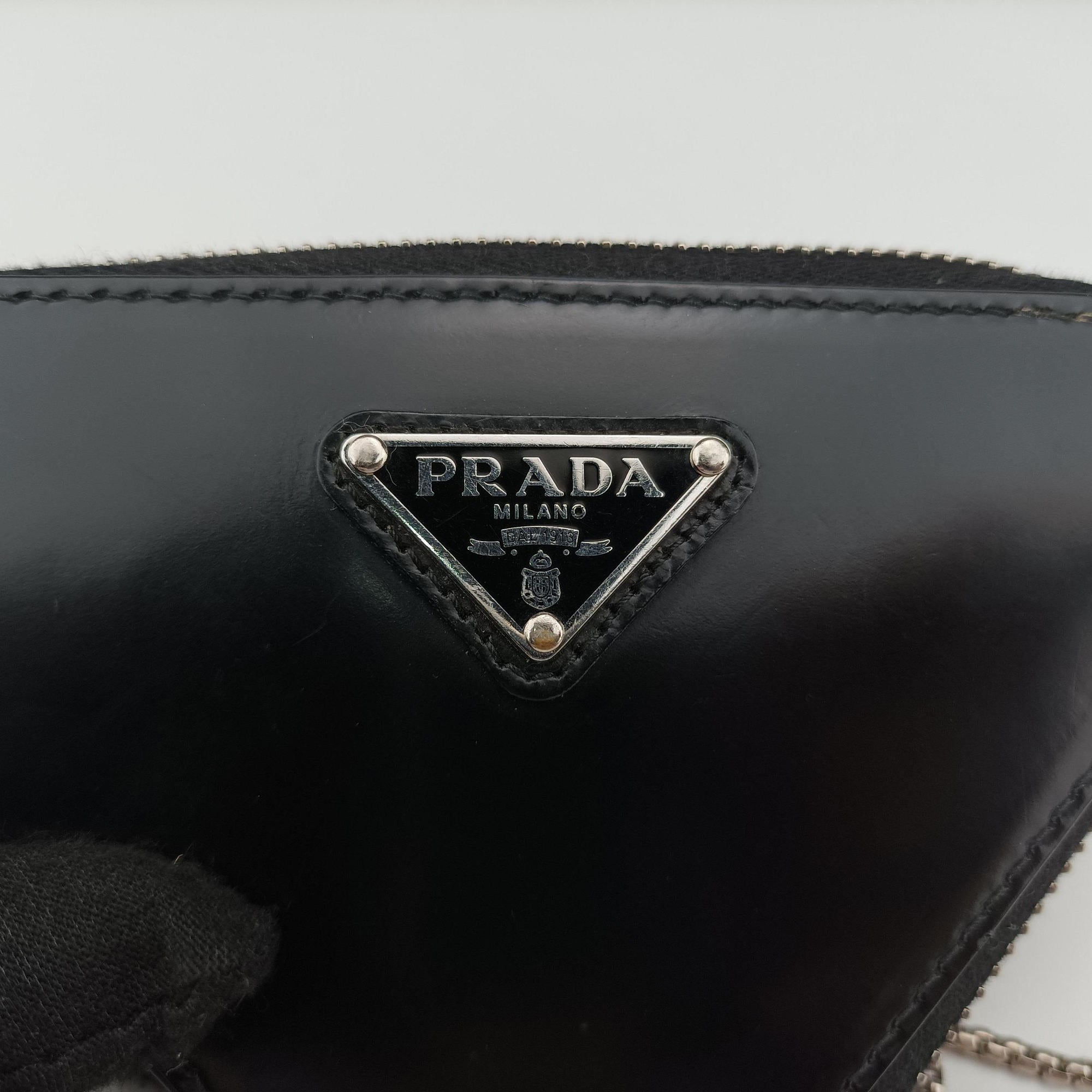 Triangle Chain Pouch Black Leather 230-Aトライアングル チェーン ポーチ ブラック レザー 230-A